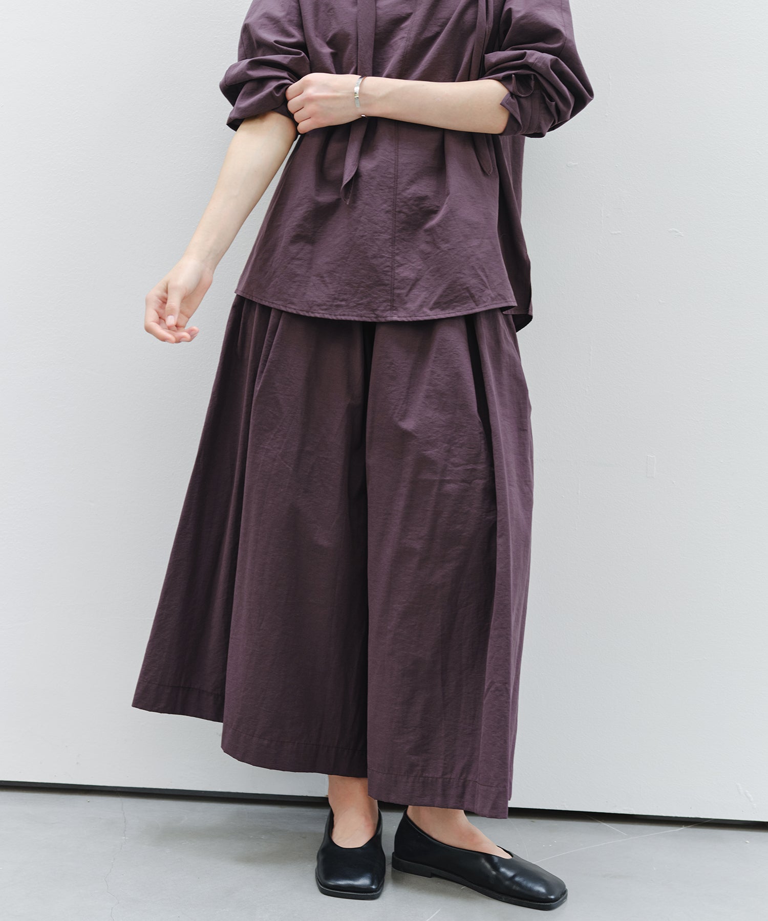 「9月下旬出荷予定」Matte Tuck Wide Skants
