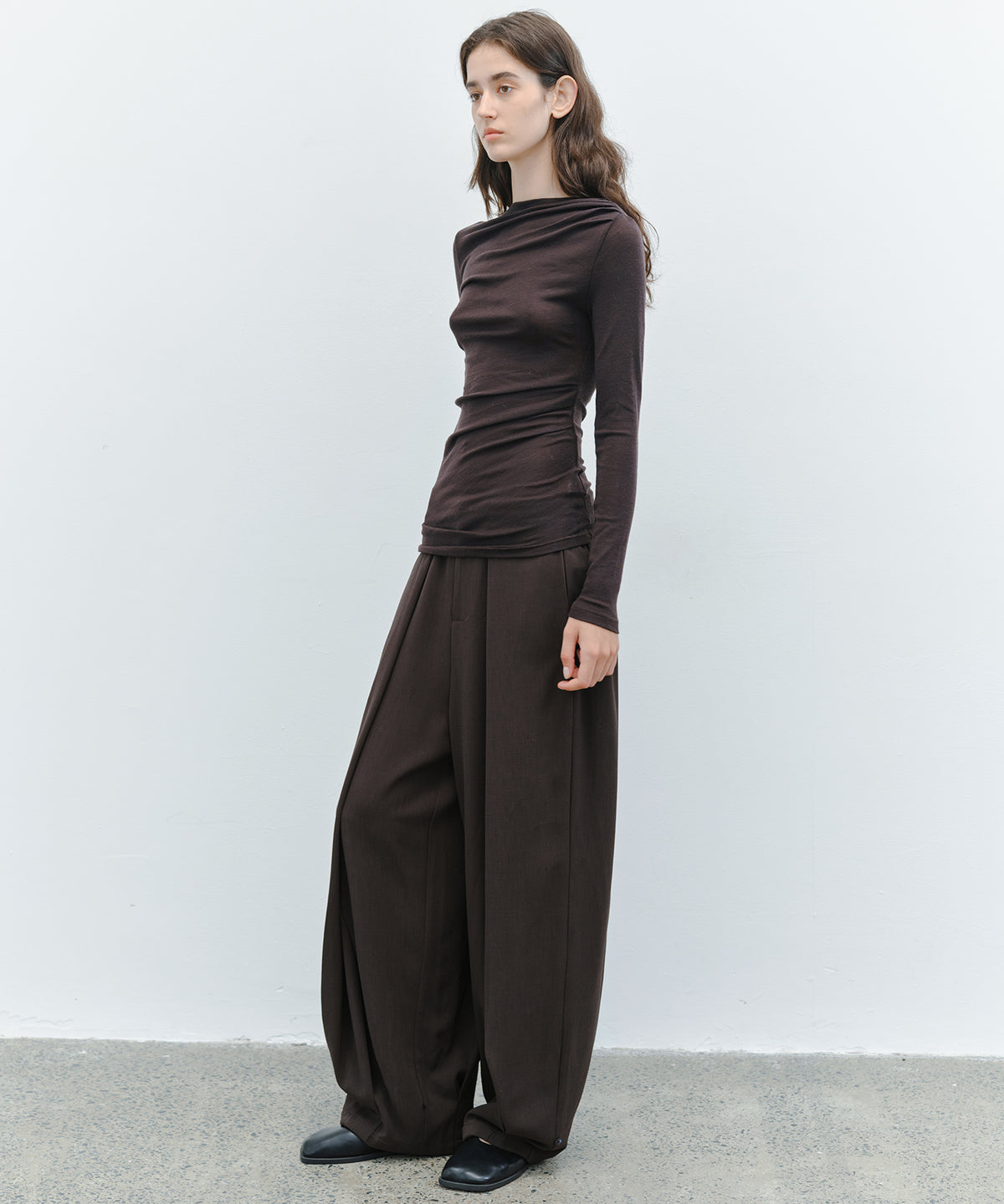 「10月下旬出荷予定」Tuck Detail Adjustable Hem Wide Pants