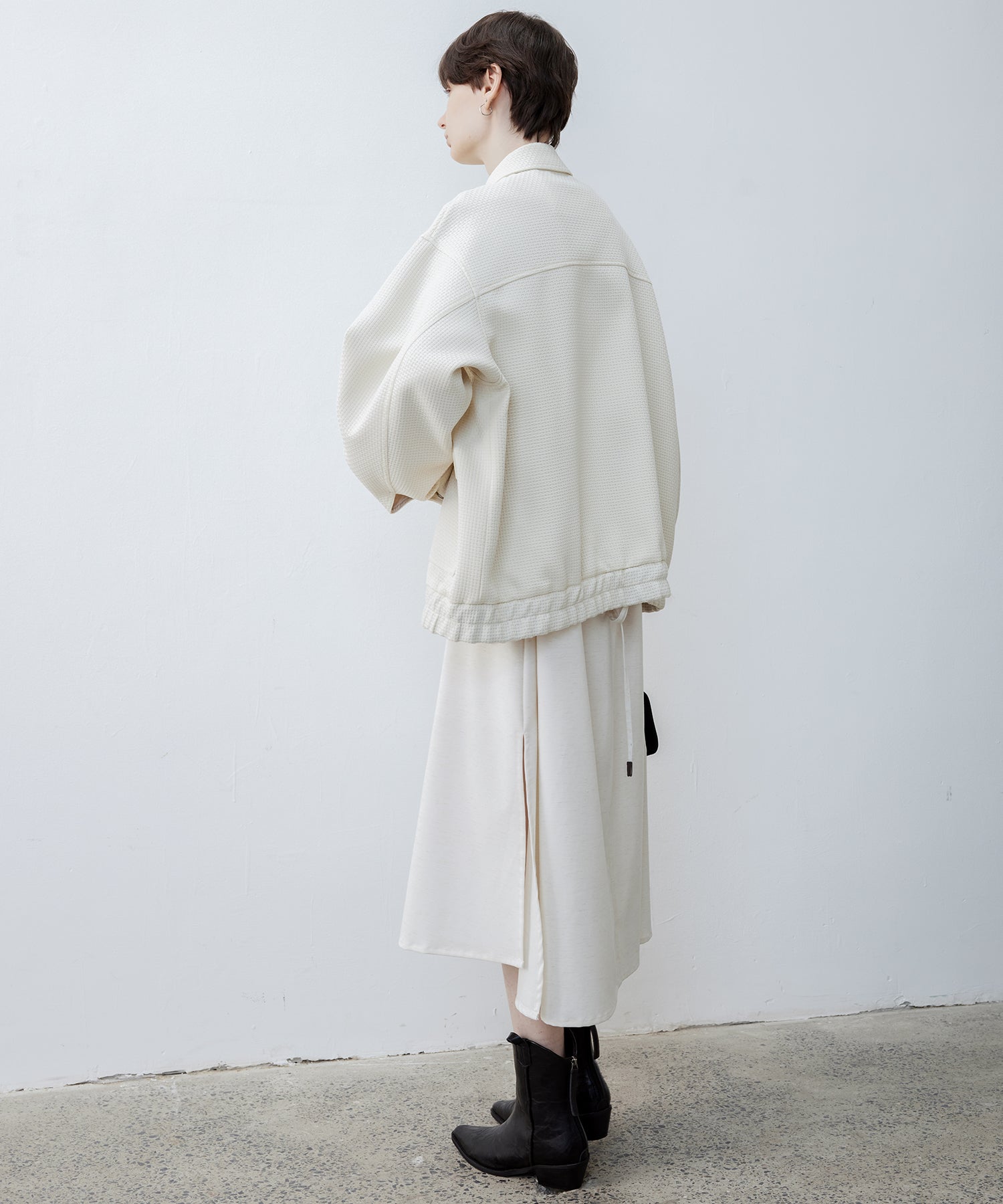 Back-Drape Sleeveless 미디 드레스