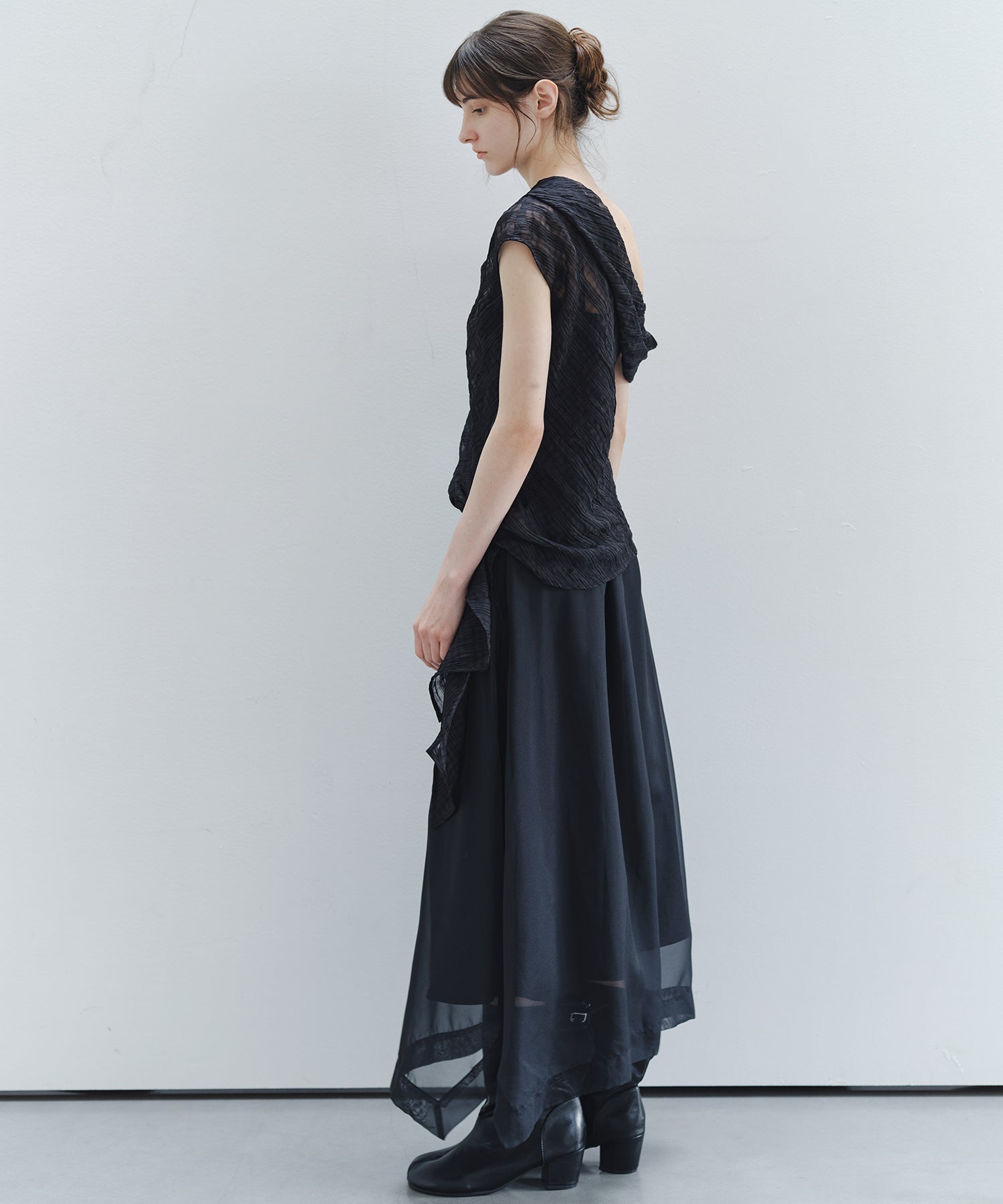 「7月中旬~下旬出荷」Sheer Check One-Shoulder Top