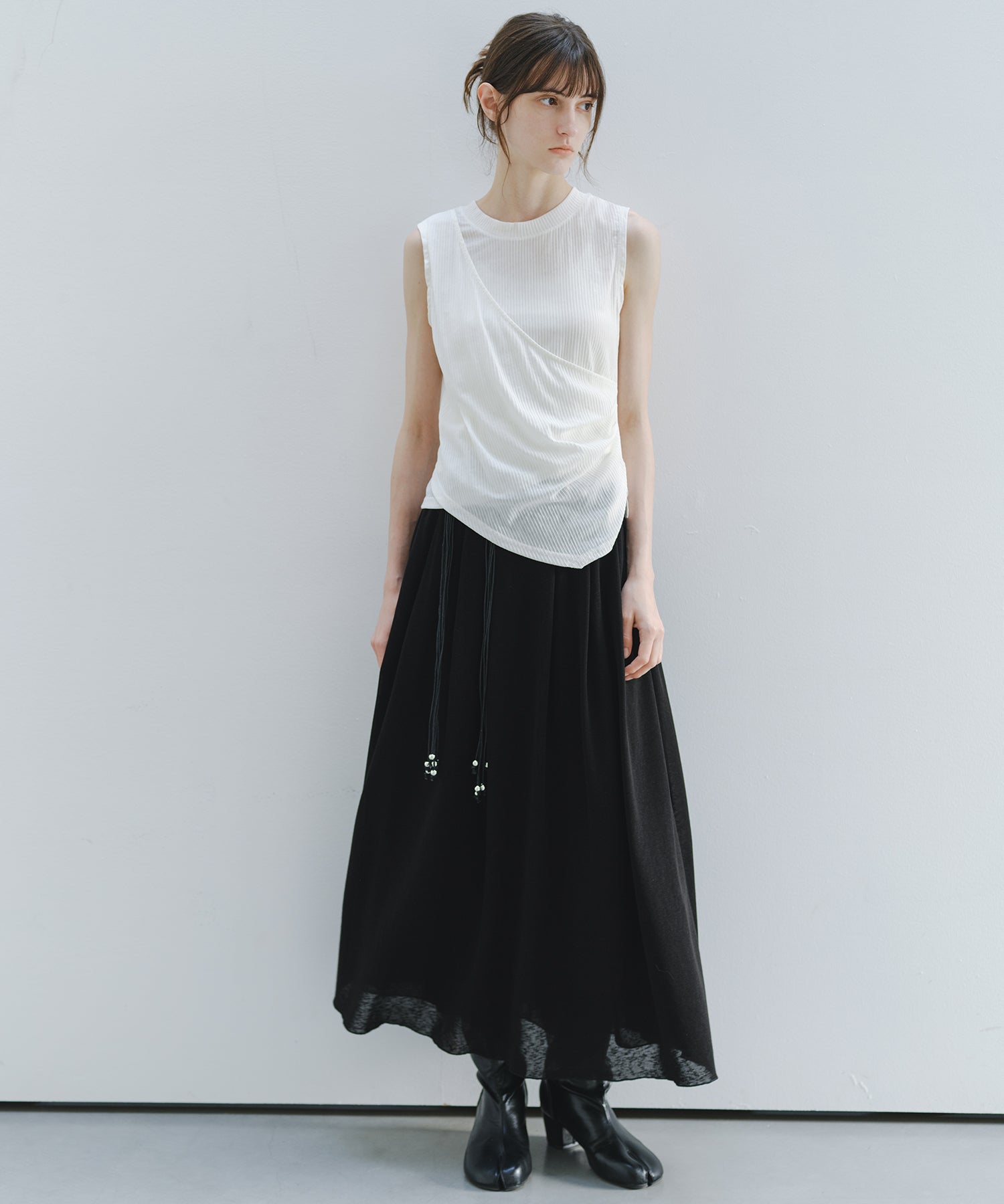 「7月上旬~中旬出荷」Asymmetric Draped Rib Sleeveless Top