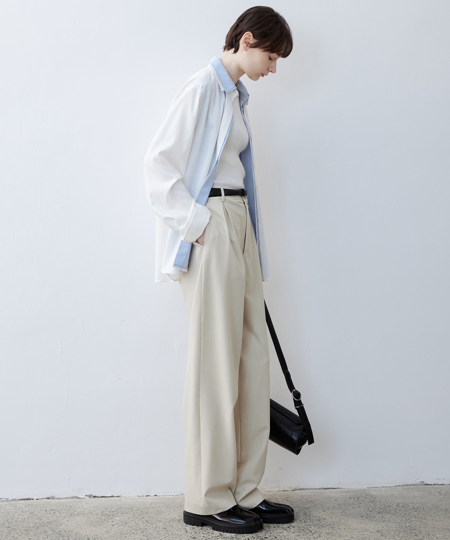 Mid-Rise Tapered Trousers