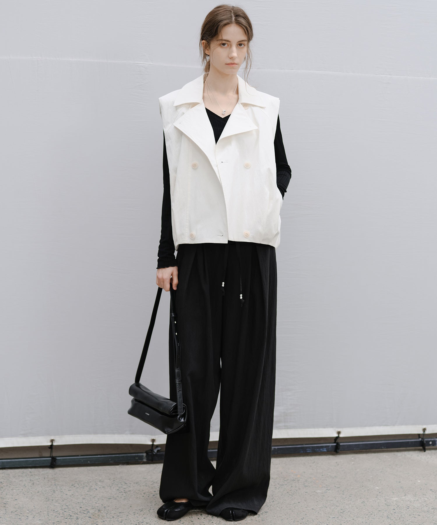 "Shipping scheduled for late February to early March" Lapel Collar Double-Breasted Vest