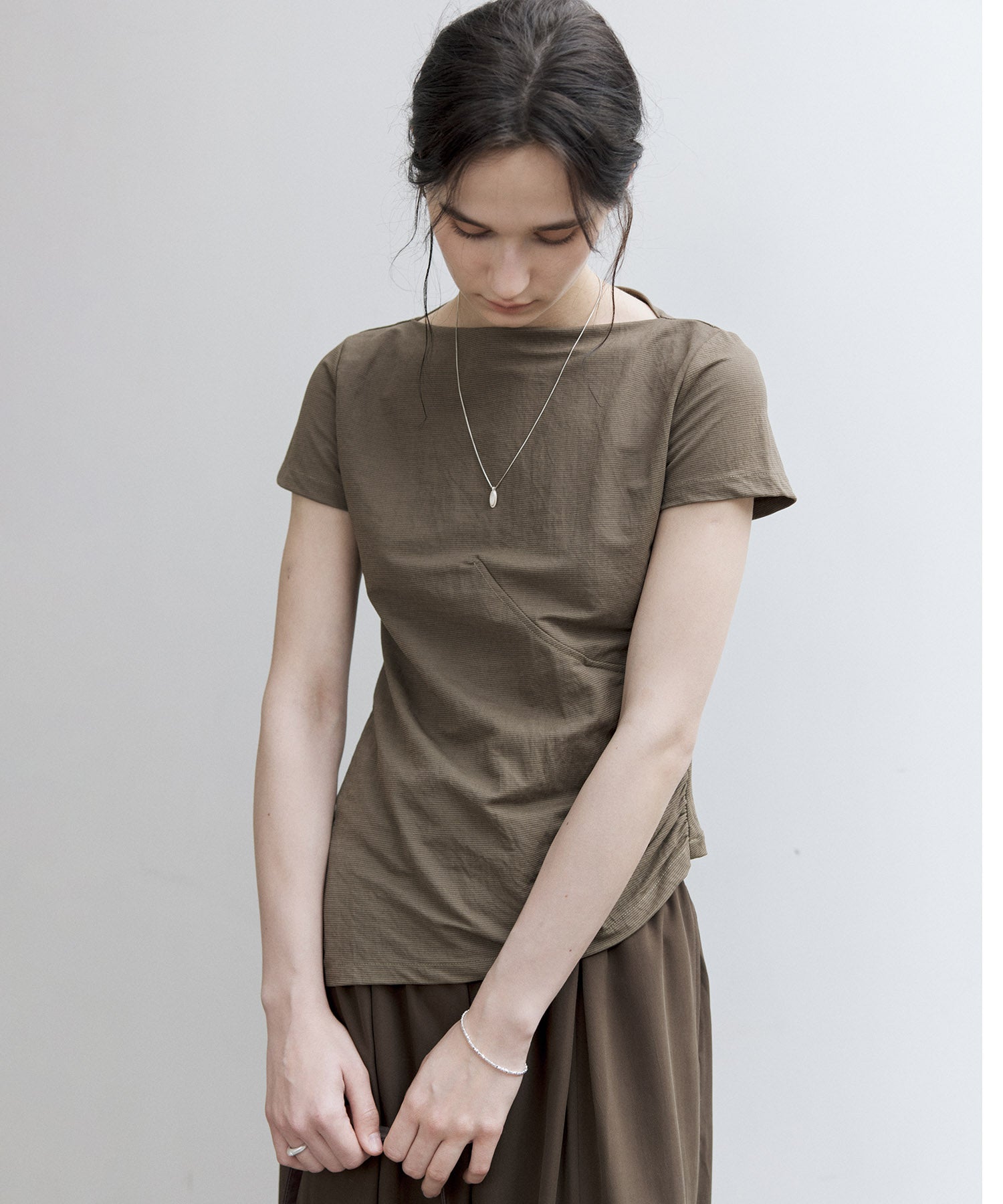 Asymmetric Gather Boat Neck Slim T-shirt