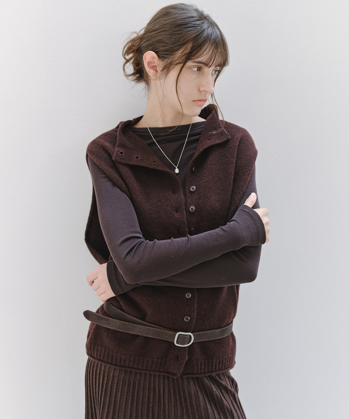 「10月下旬出荷予定」100% Wool High Neck Button Knit Vest