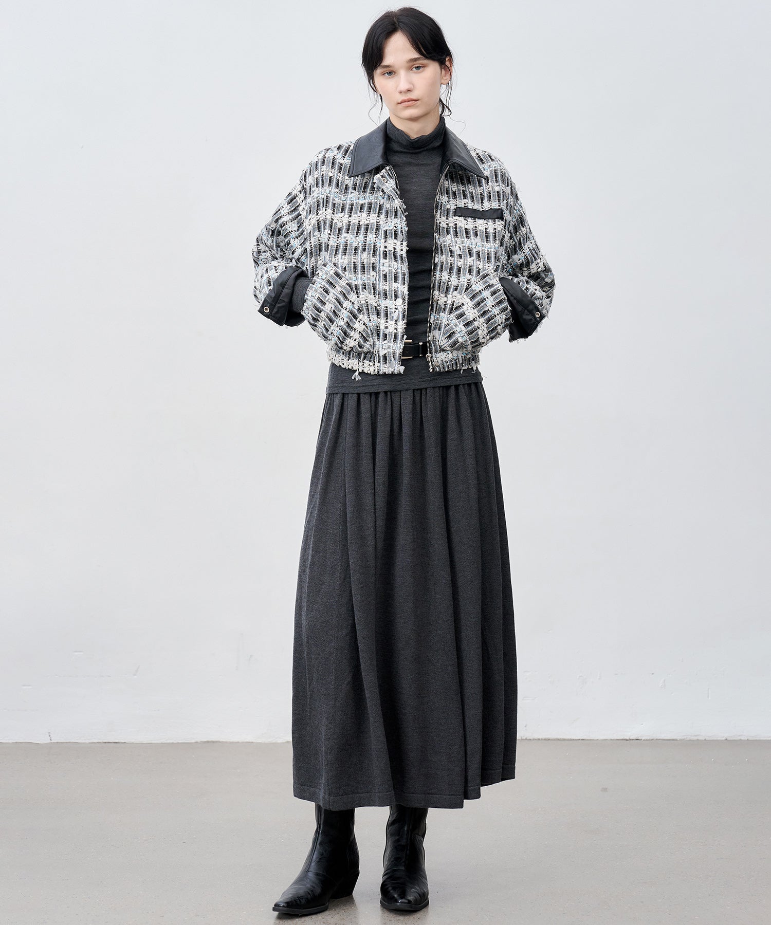 Elegant Flowy Flared Knit Midi Skirt