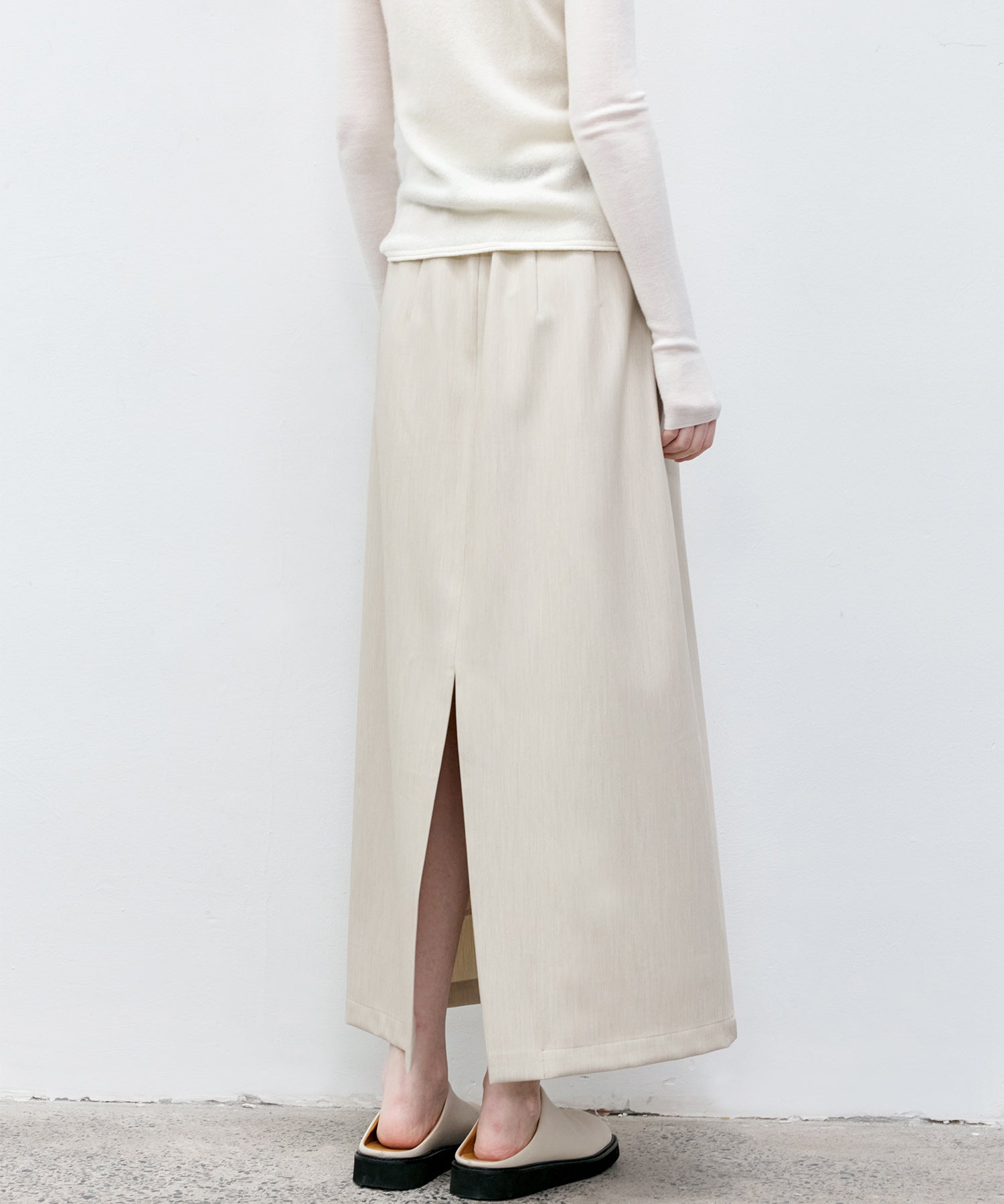 Back-slit maxi skirt