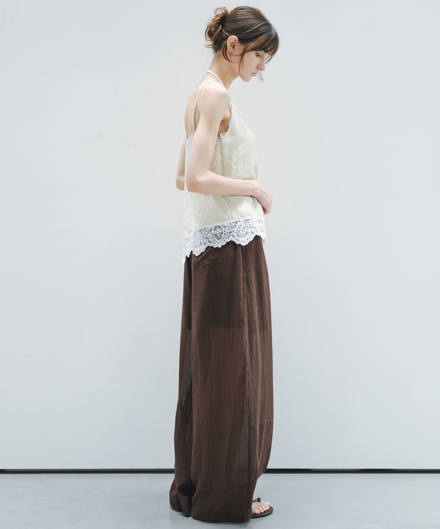 「6月上旬~中旬出荷」Curve Silhouette Drawstring Pants