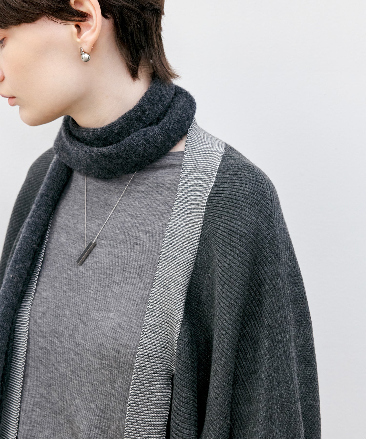 Ribbed Knit Color-block Short Bolero