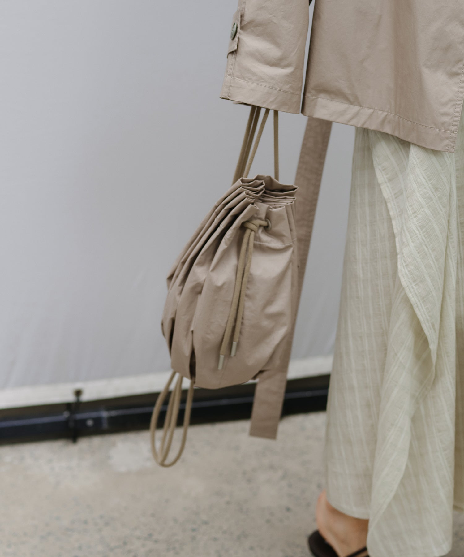 "Shipping from late February to early March" Drawstring Gathered Mini Shoulder Bag