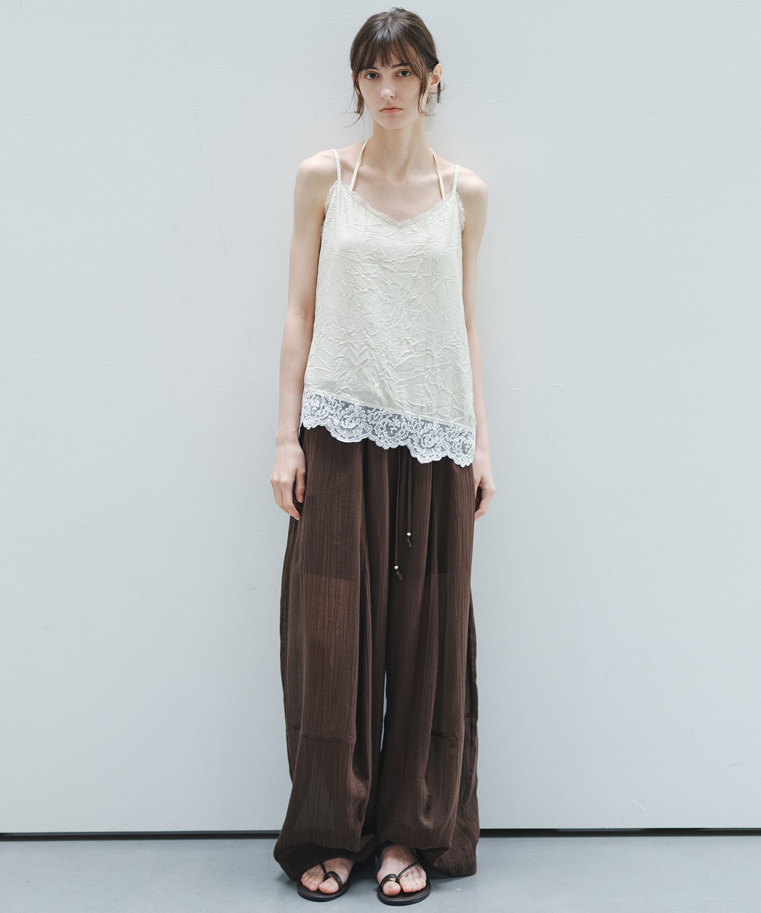 「6月上旬~中旬出荷」Curve Silhouette Drawstring Pants