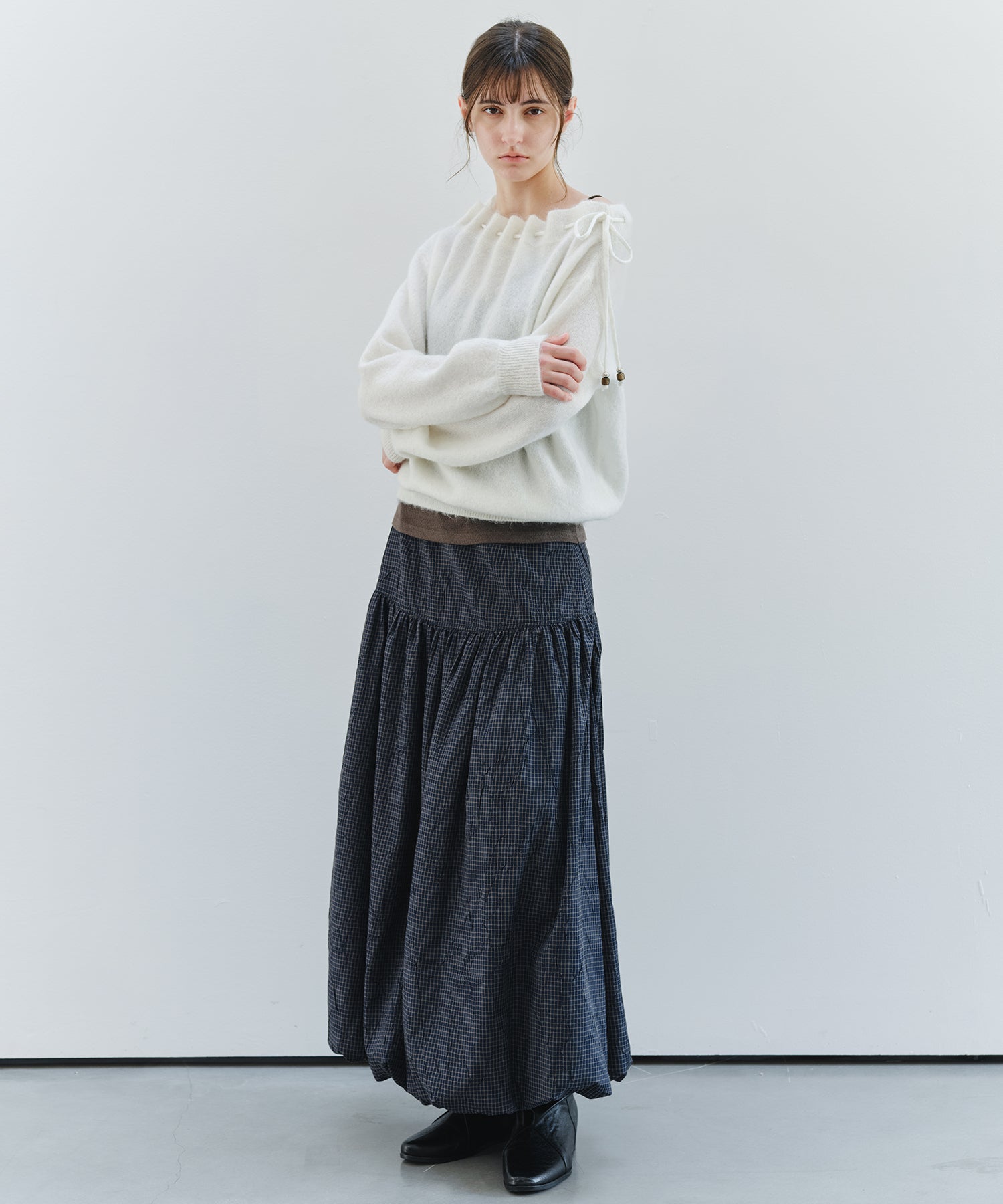 「9月下旬出荷予定」Shaggy Off-Shoulder Drawstring Knit Top