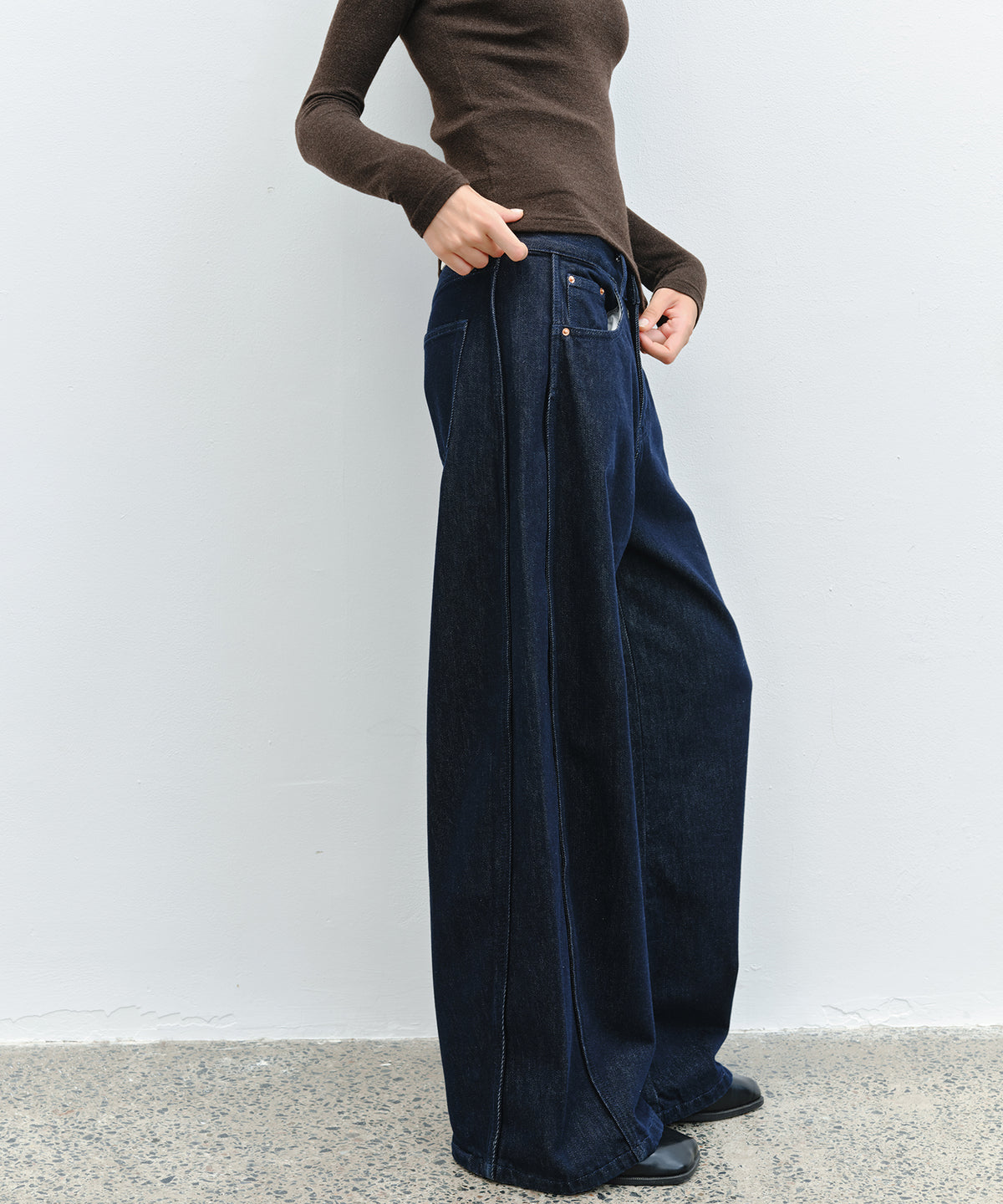 「10月下旬出荷予定」Side-Seam Detail Wide Denim Pants