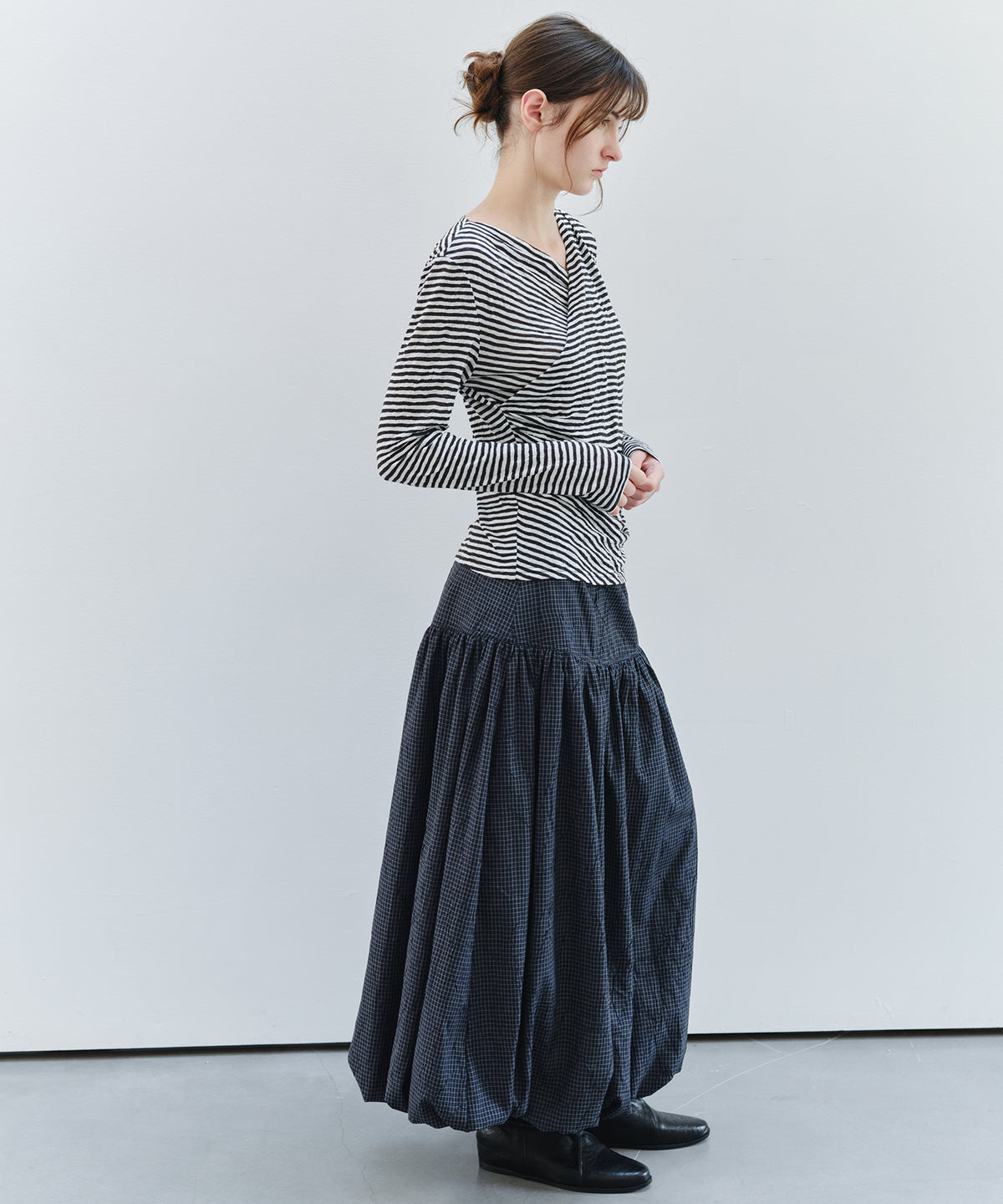 「9月下旬出荷予定」Cross Drape Neck Striped Long Sleeve Top