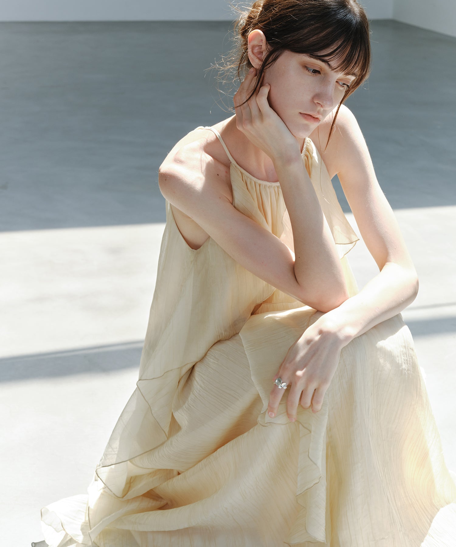 「7月中旬~下旬出荷」Sheer Ruffle Asymmetric Cami Dress