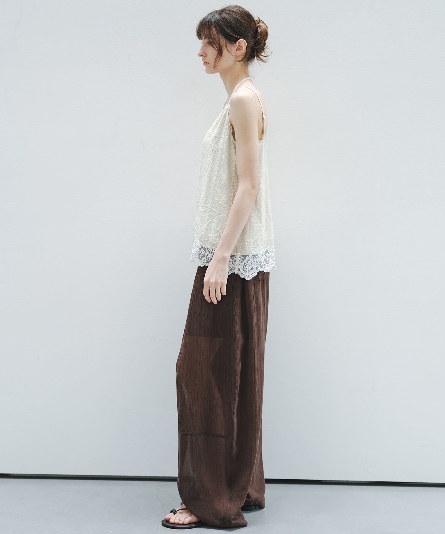 「6月上旬~中旬出荷」Curve Silhouette Drawstring Pants