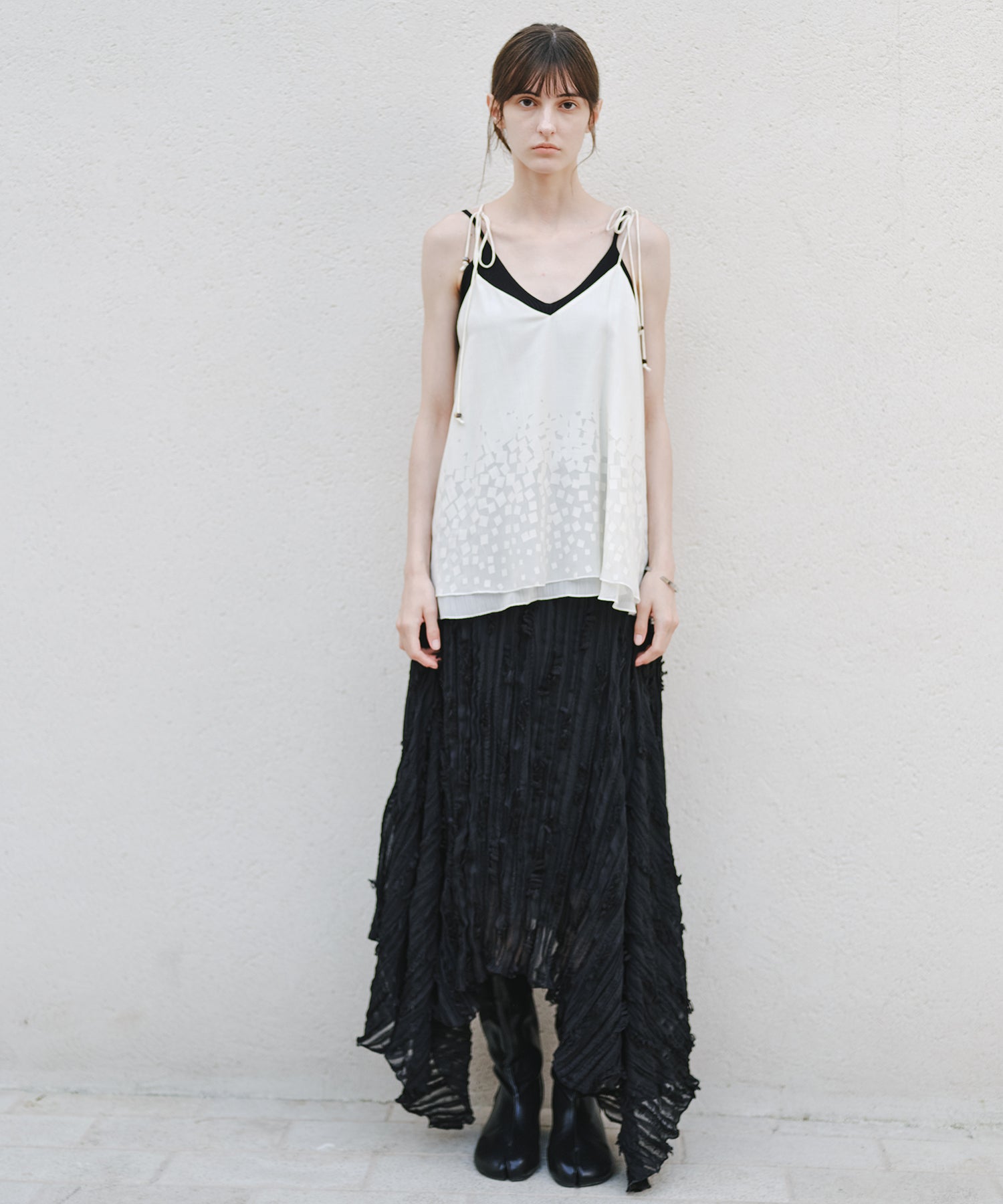 「7月中旬~下旬出荷」Feather Texture Asymmetric Skirt
