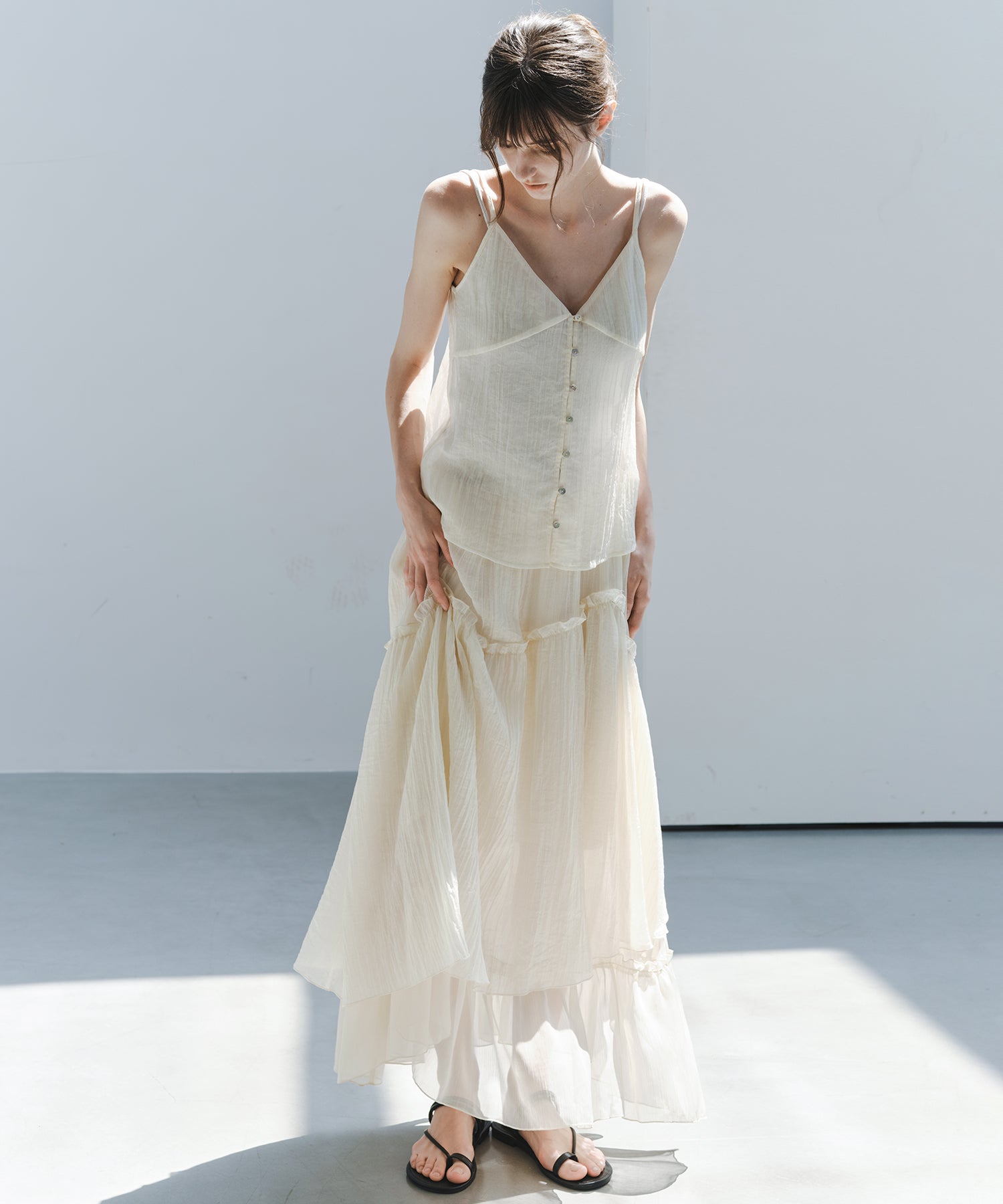 「7月上旬~中旬出荷」Sheer Textured Front Button Camisole
