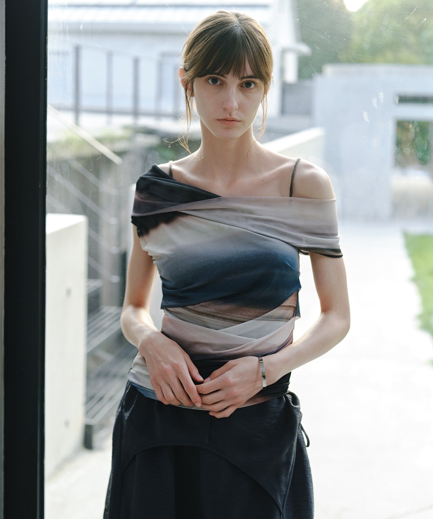 「7月上旬~中旬出荷」Art Print One-Shoulder Sheer Top