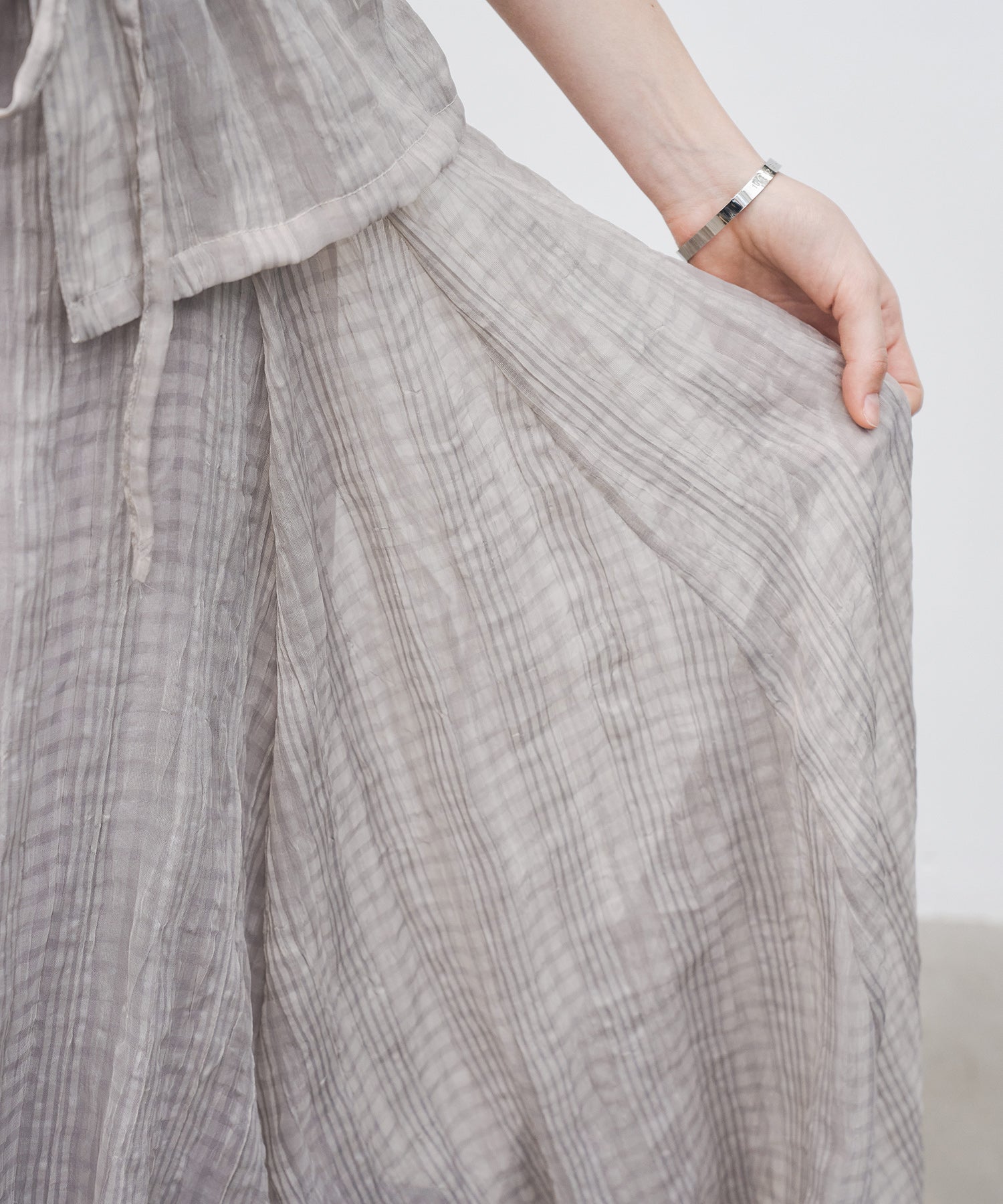 Asymmetric Hem Crinkled Check Midi Skirt – A-Line Silhouette
