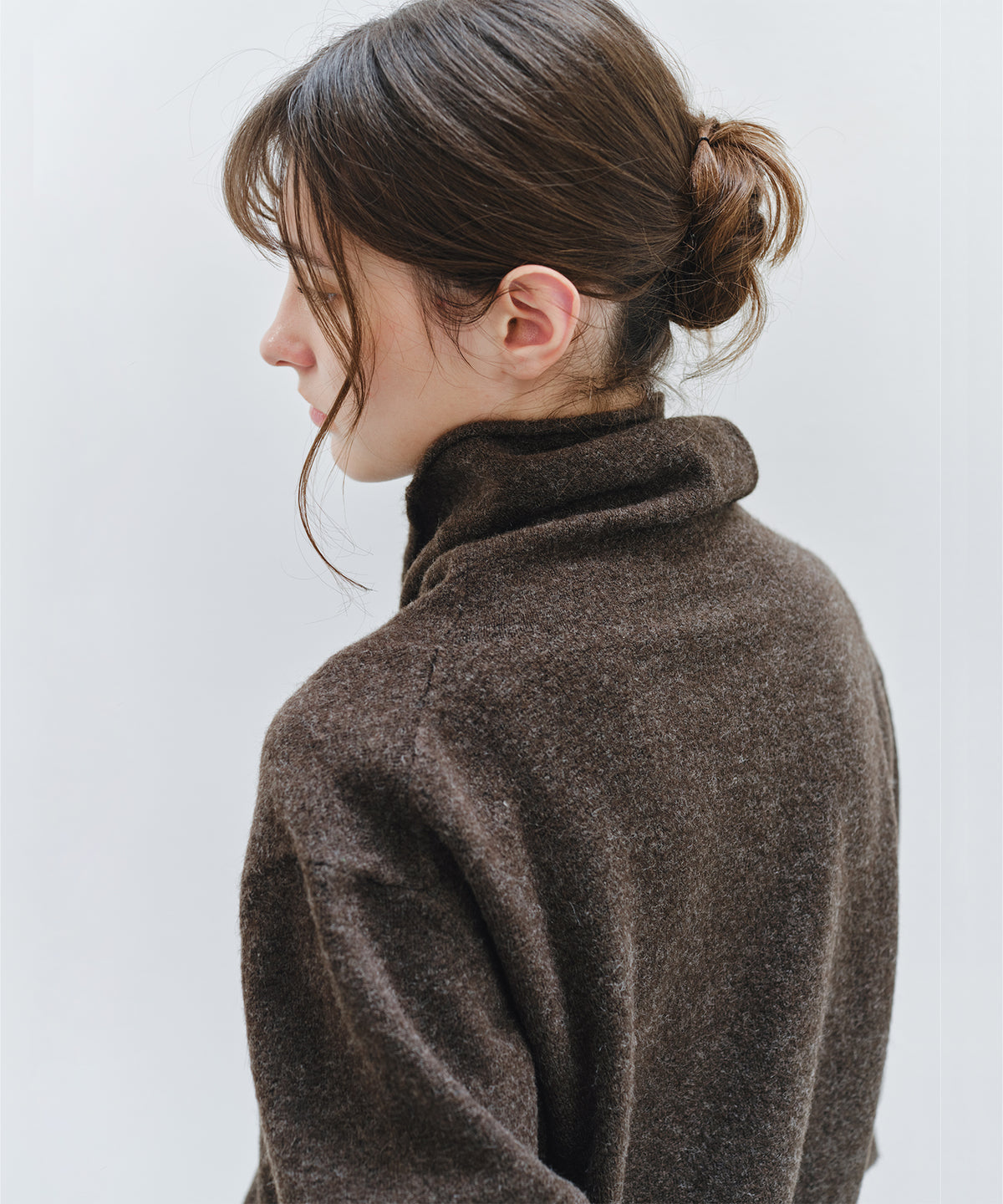 「11月下旬出荷予定」Draped Neck Button Hem Knit Sweater