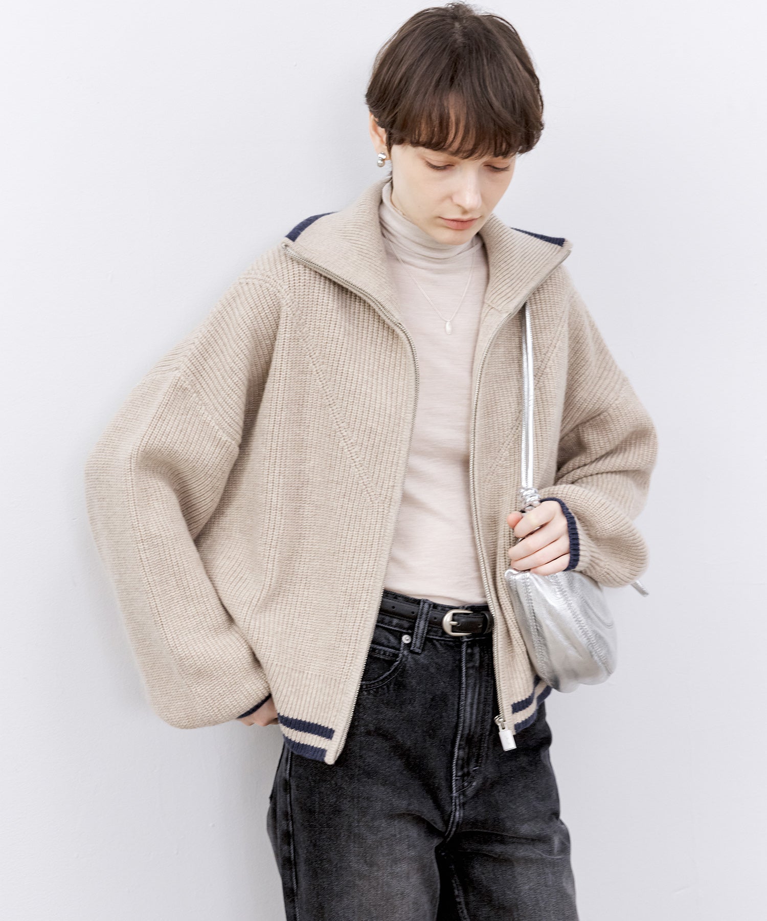 Contrast Panel Wool Zip Cardigan with Dual-Way Collar