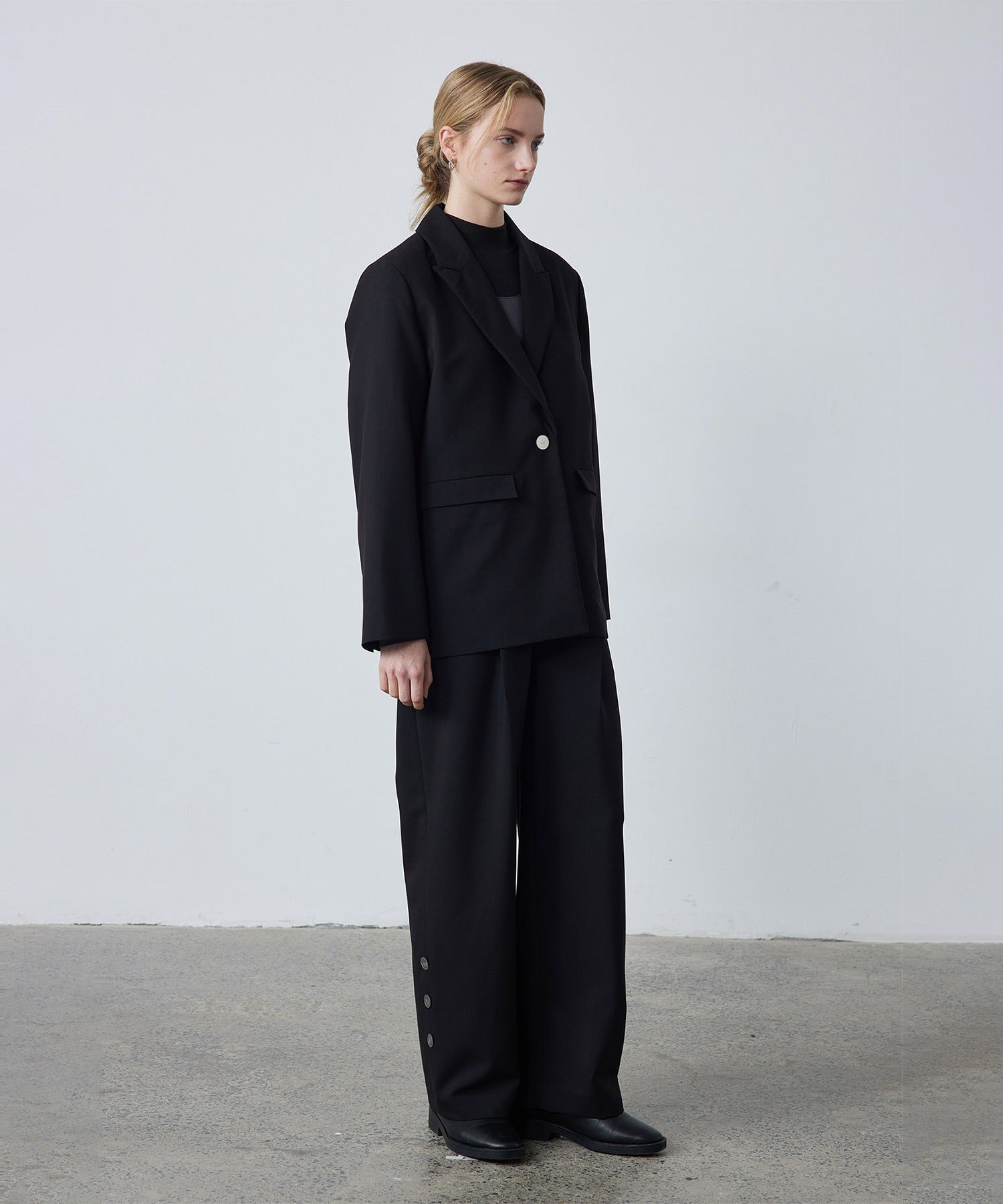 Accent Button Straight Basic Pants