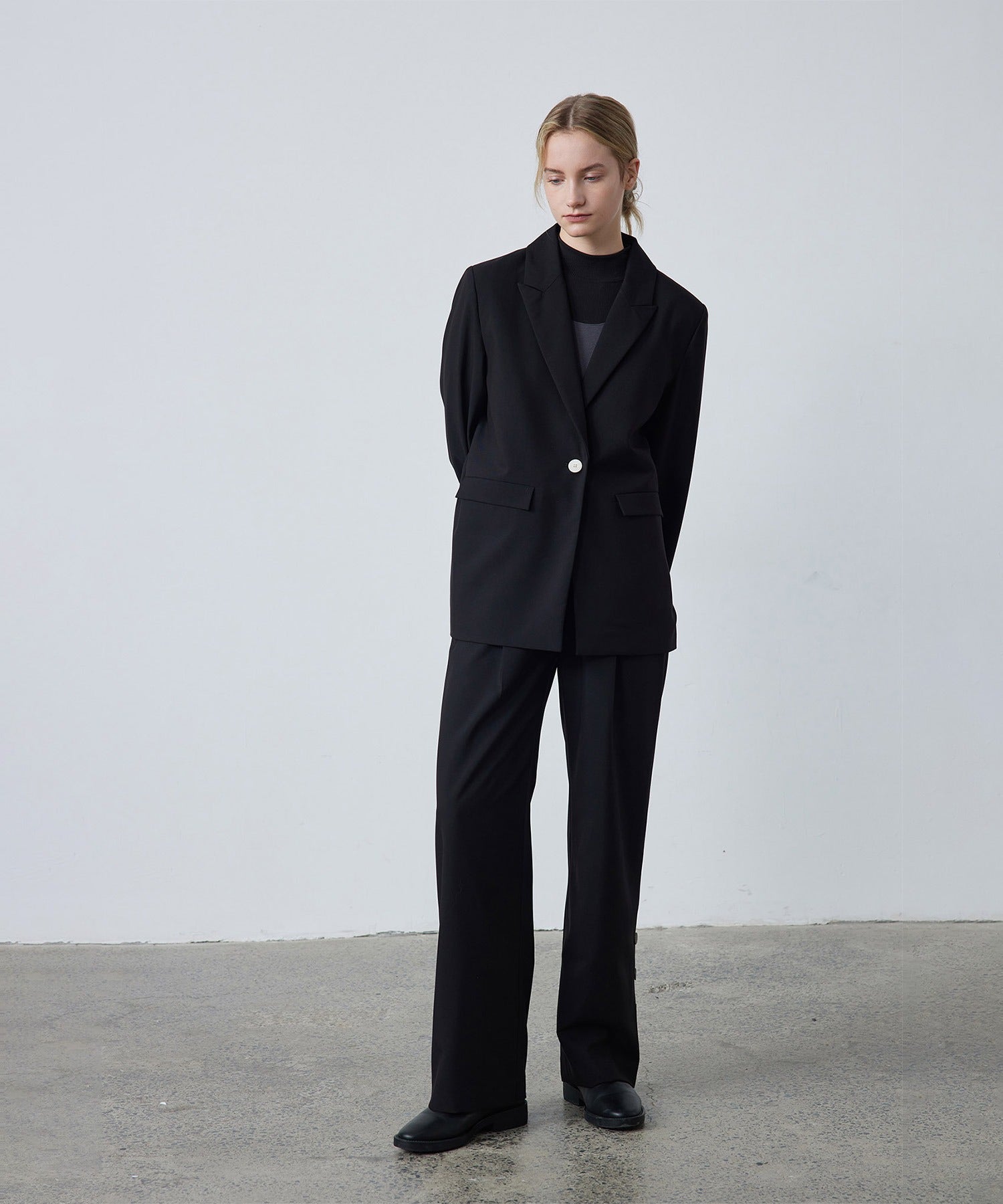 Accent Button Straight Basic Pants