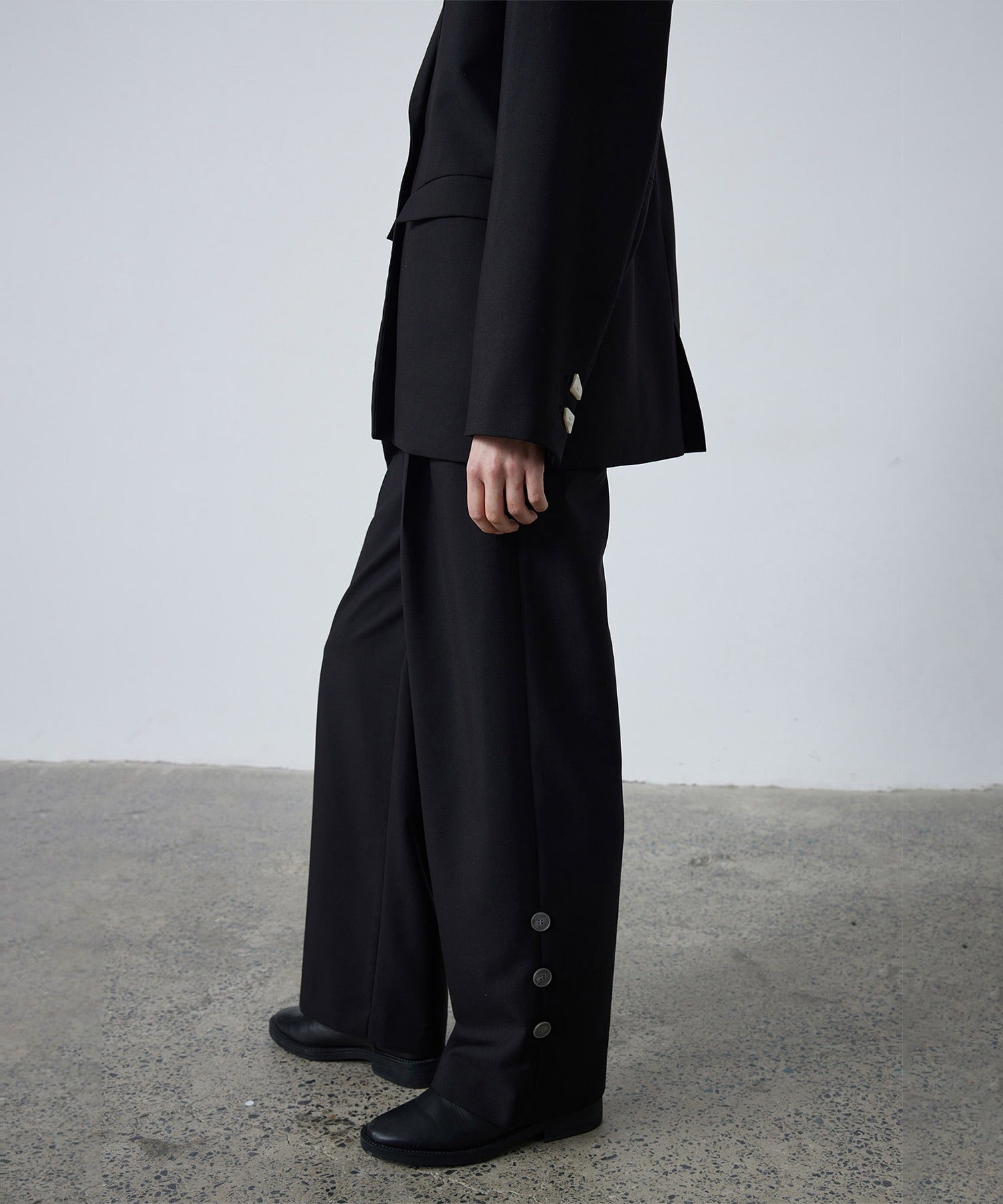 Accent Button Straight Basic Pants