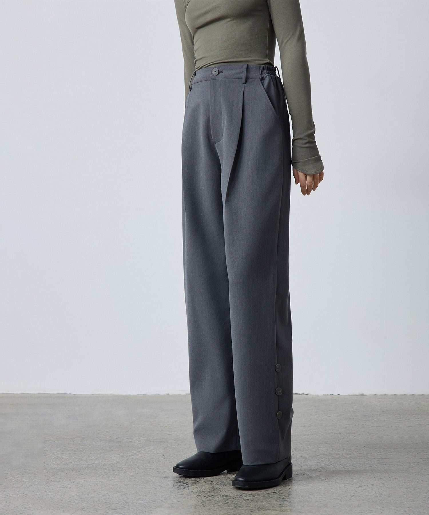 Accent Button Straight Basic Pants