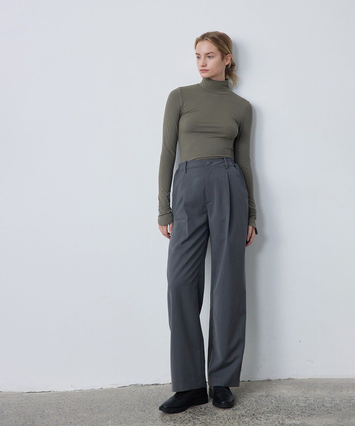 Accent Button Straight Basic Pants