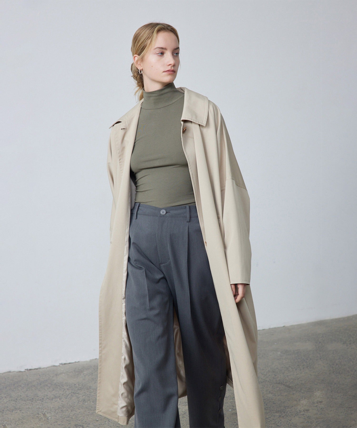 Accent Button Straight Basic Pants