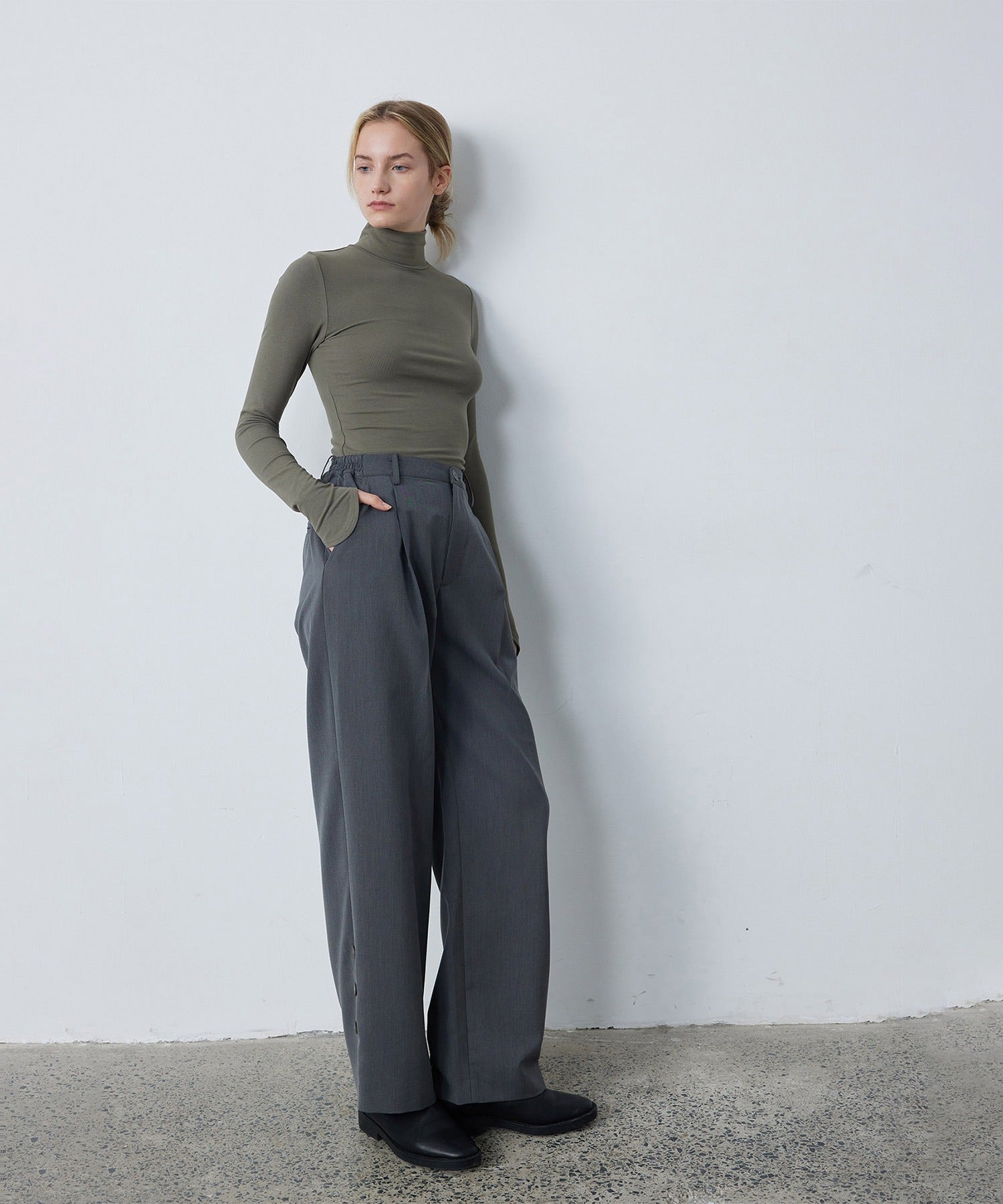 Accent Button Straight Basic Pants