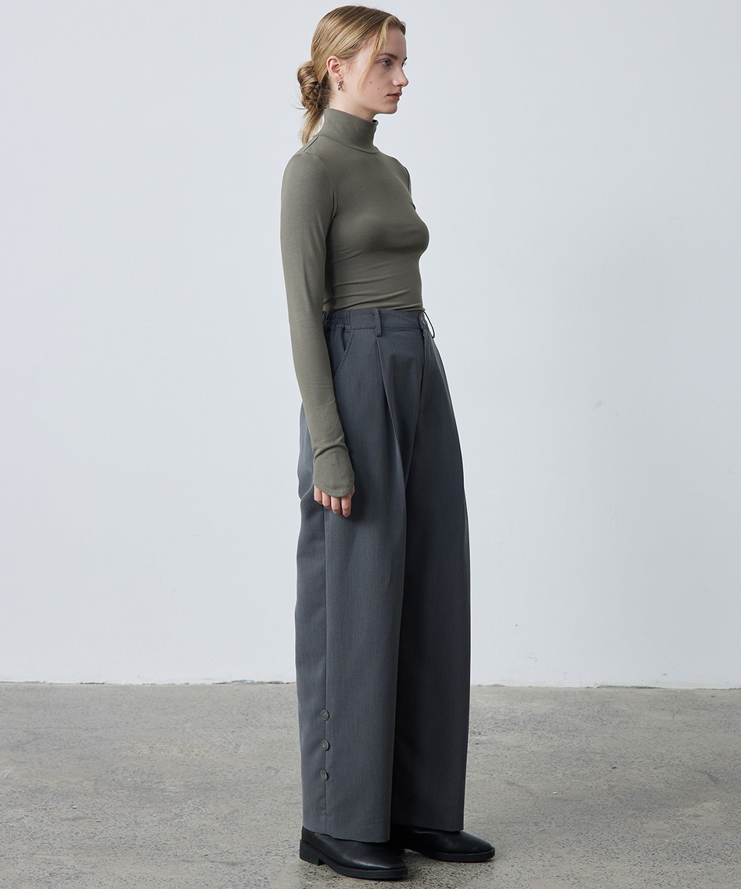 Accent Button Straight Basic Pants