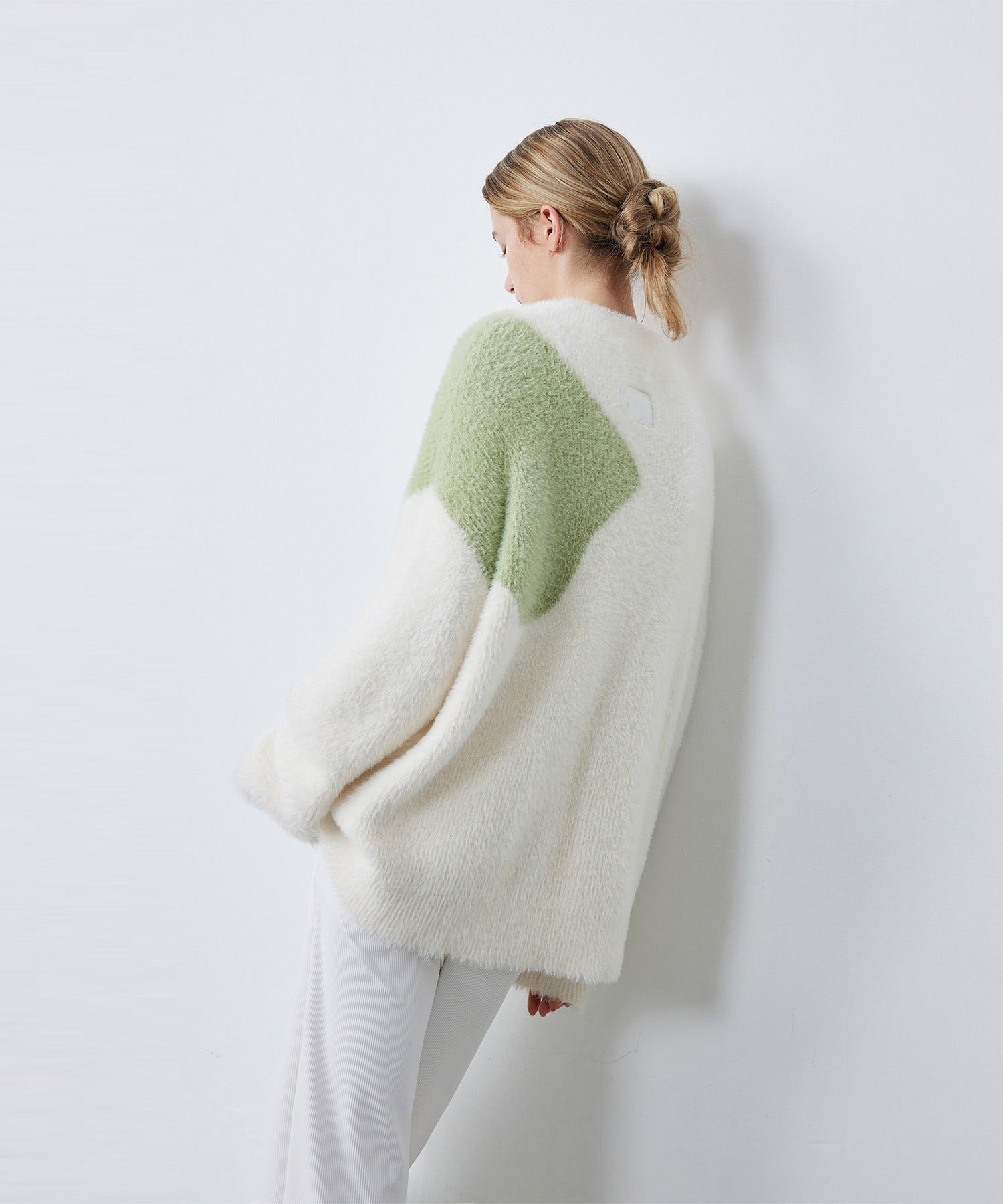 Wave Bicolor Slim Fit Knit Pullover