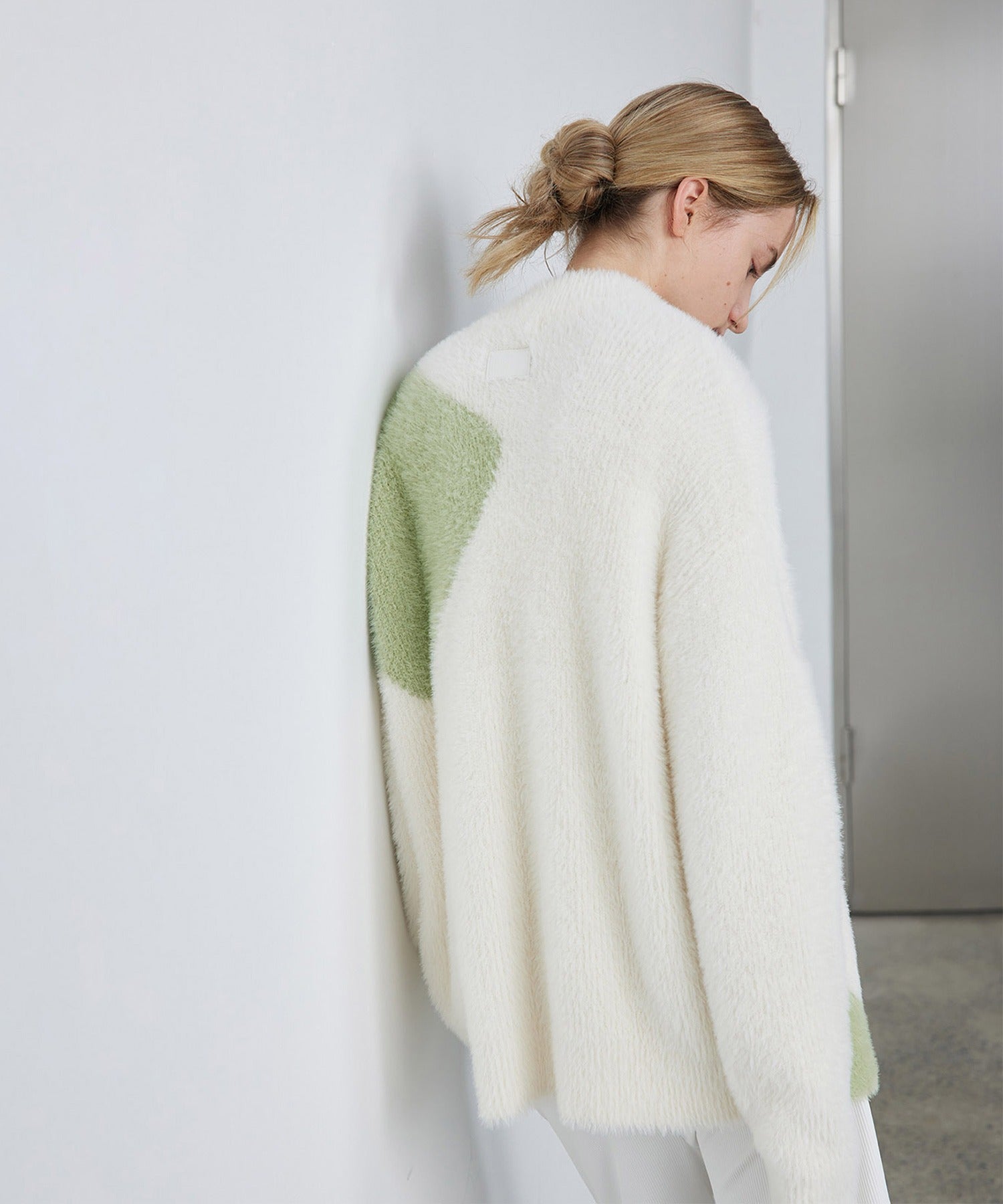 Wave Bicolor Slim Fit Knit Pullover