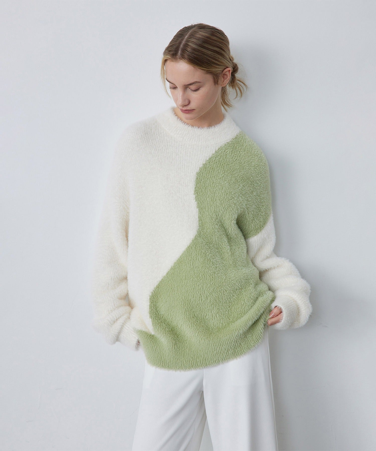 Wave Bicolor Slim Fit Knit Pullover