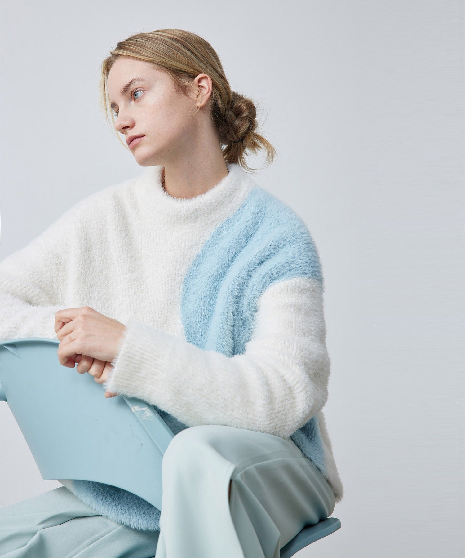 Wave Bicolor Slim Fit Knit Pullover