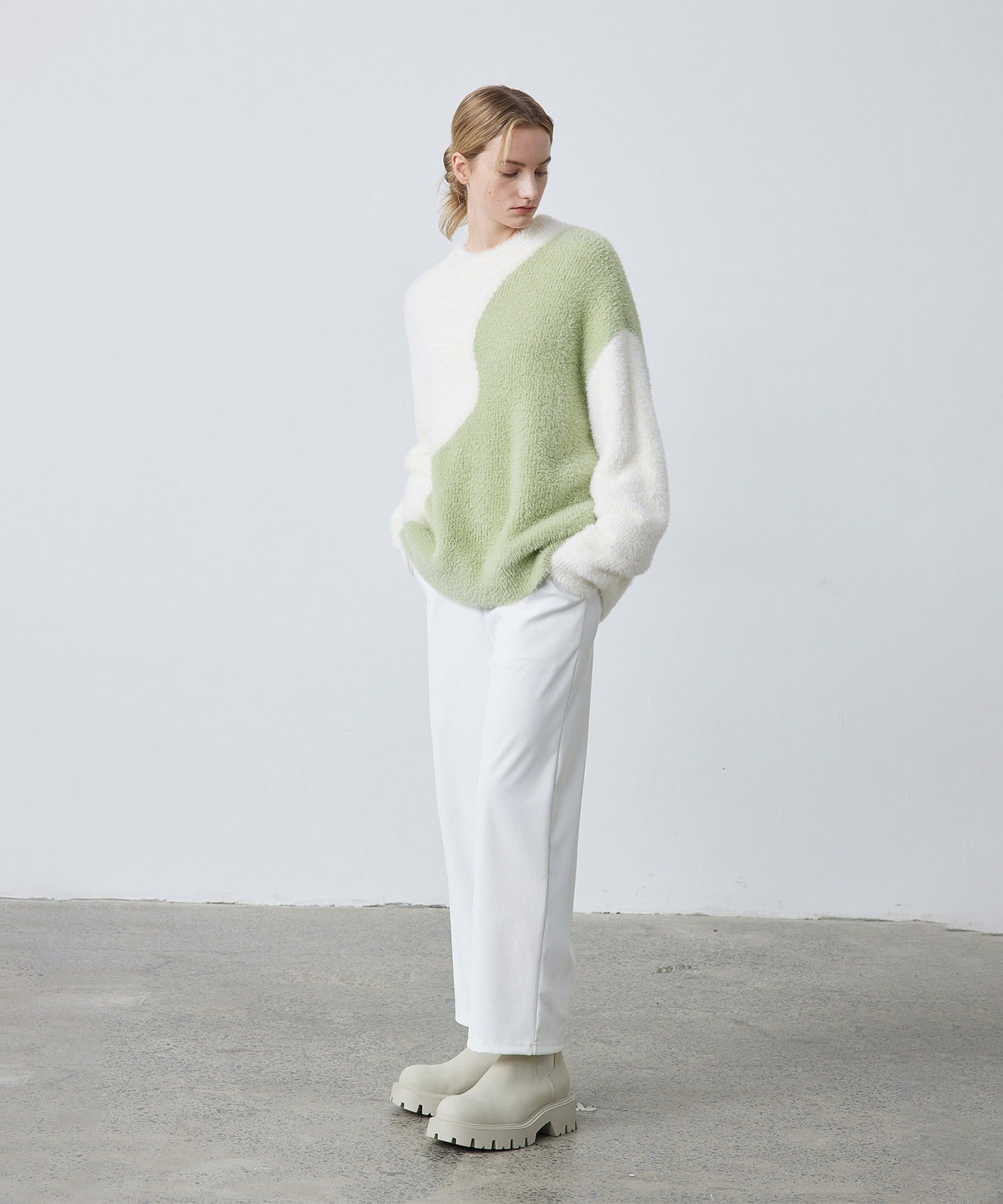 Wave Bicolor Slim Fit Knit Pullover