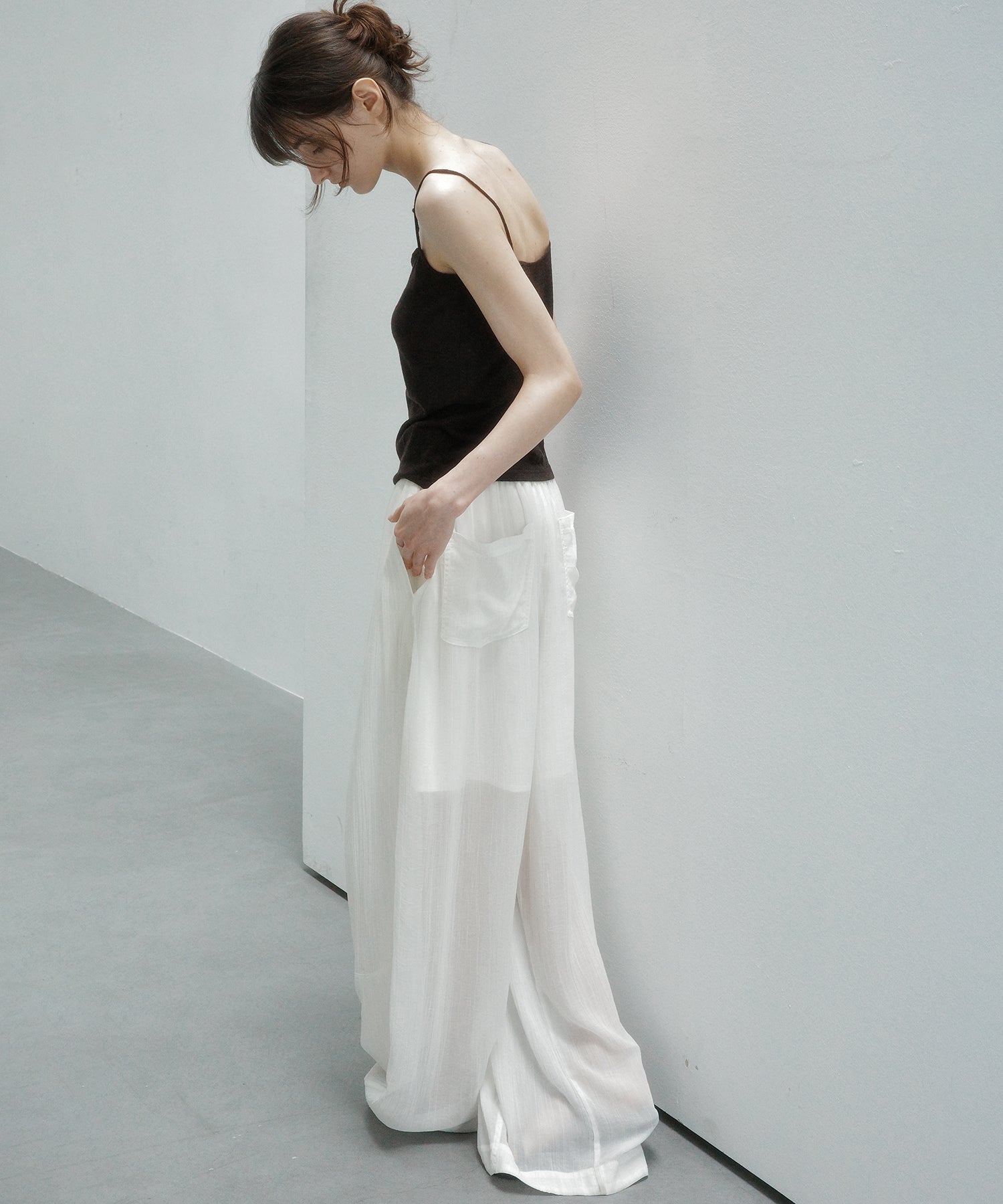 「6月上旬~中旬出荷」Curve Silhouette Drawstring Pants