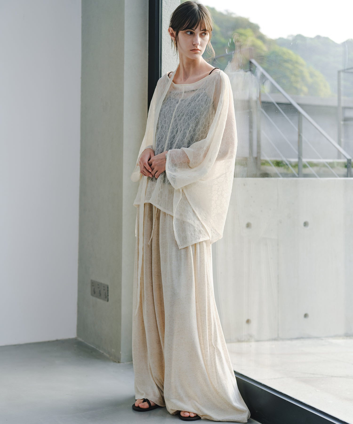 「7月中旬~下旬出荷」Multi-Way Sheer Scarf Layer Top