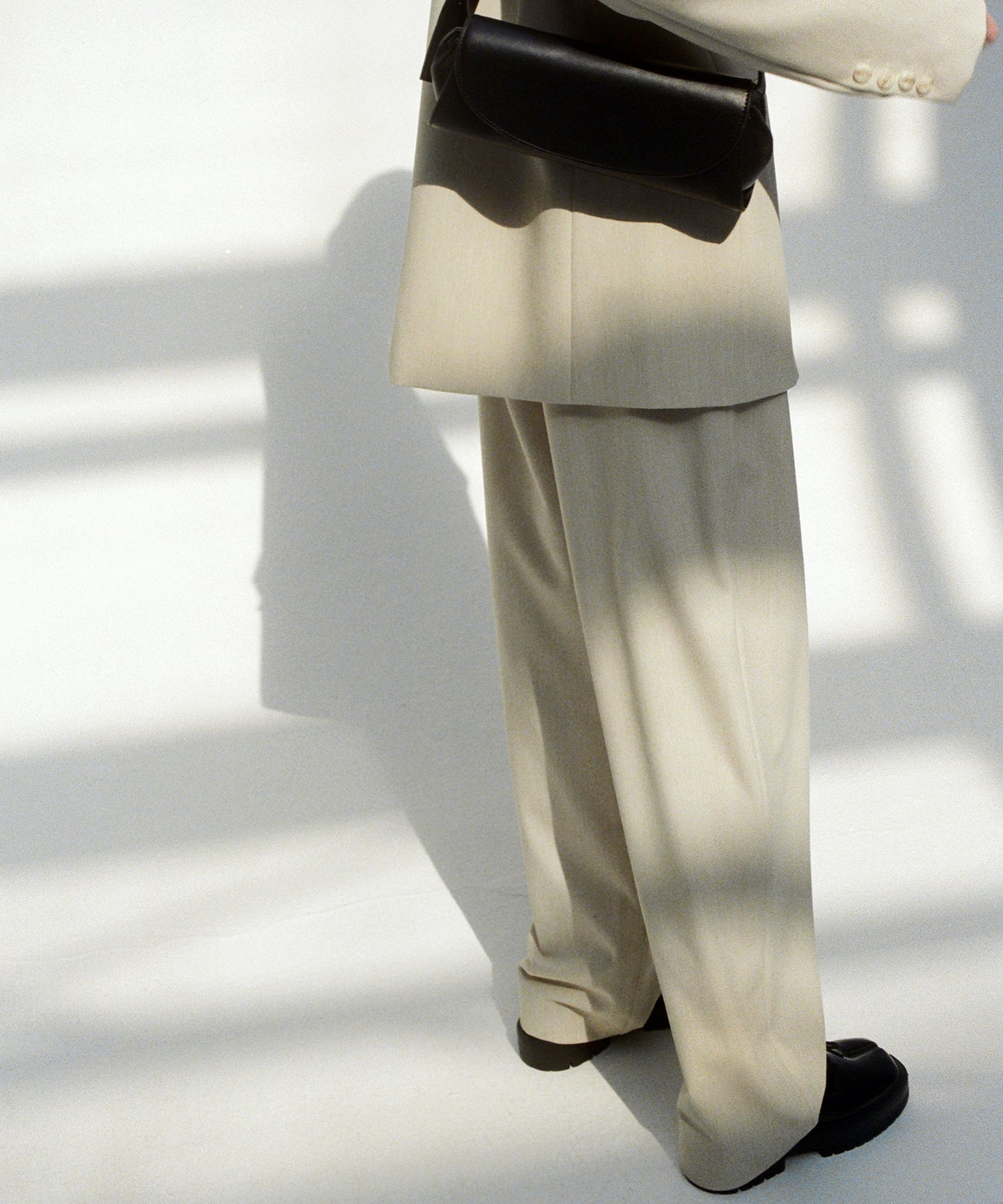 Mid-Rise Tapered Trousers
