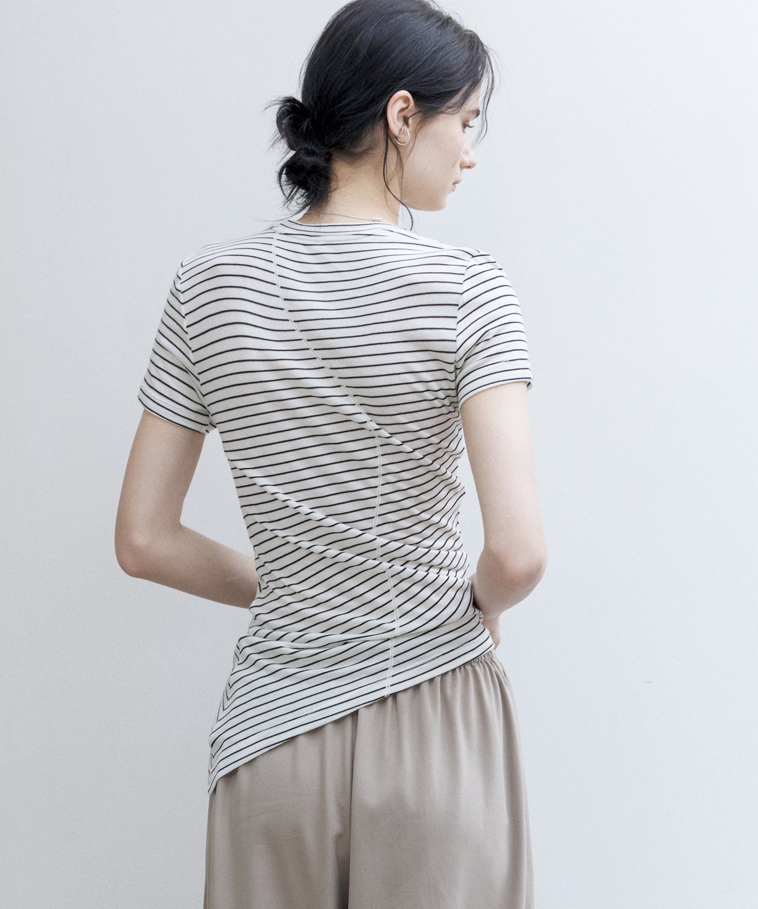Asymmetric Hem Fitted T-Shirt in Lyocell Blend