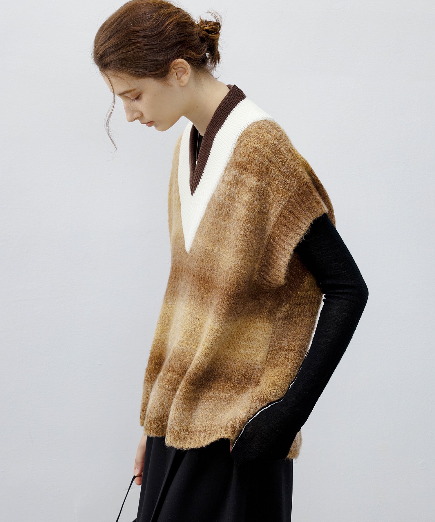 V-Shape Gradient Knit Tank Top