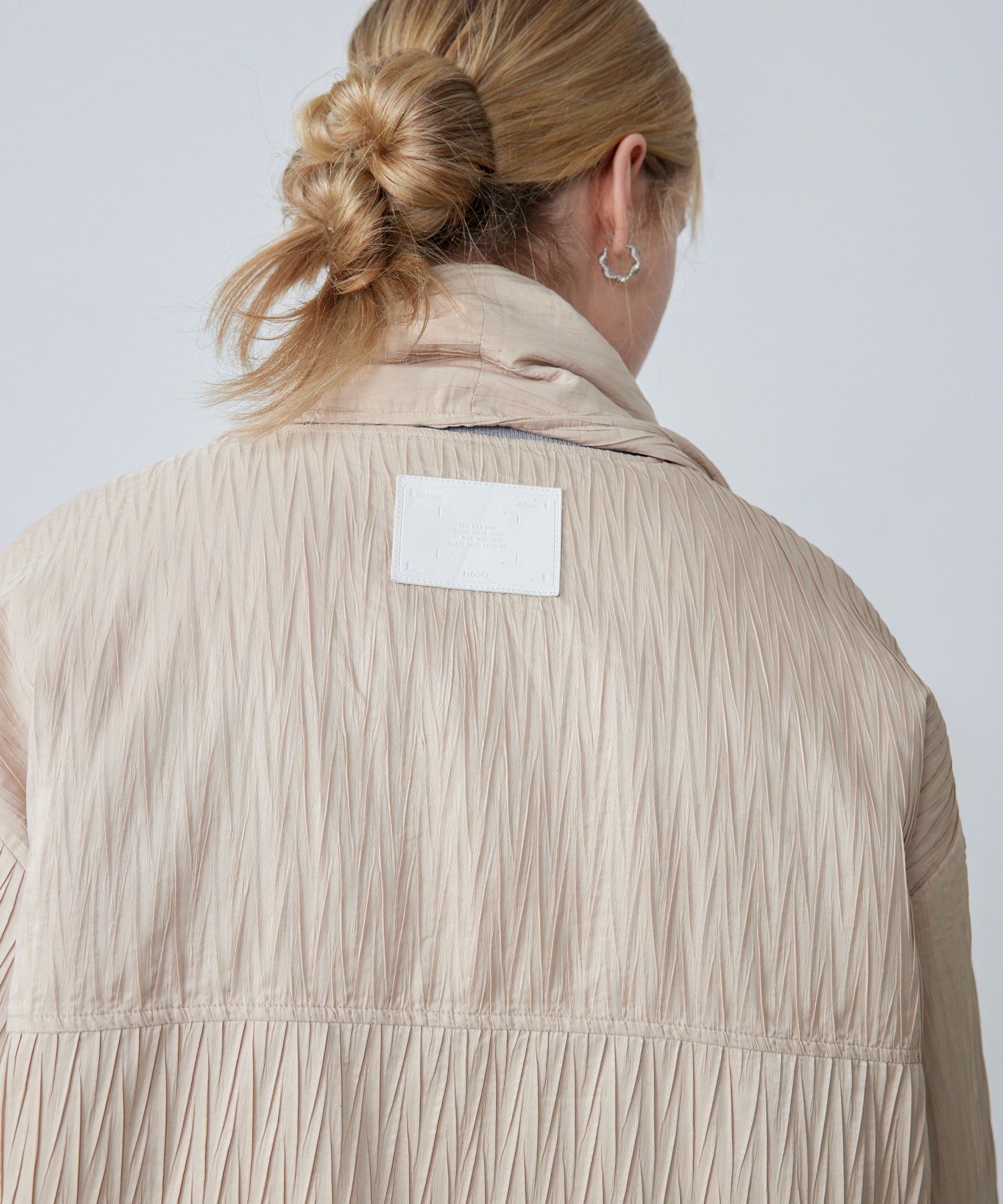 Padded No-Collar Jacket with Scarf – Crinkled Texture