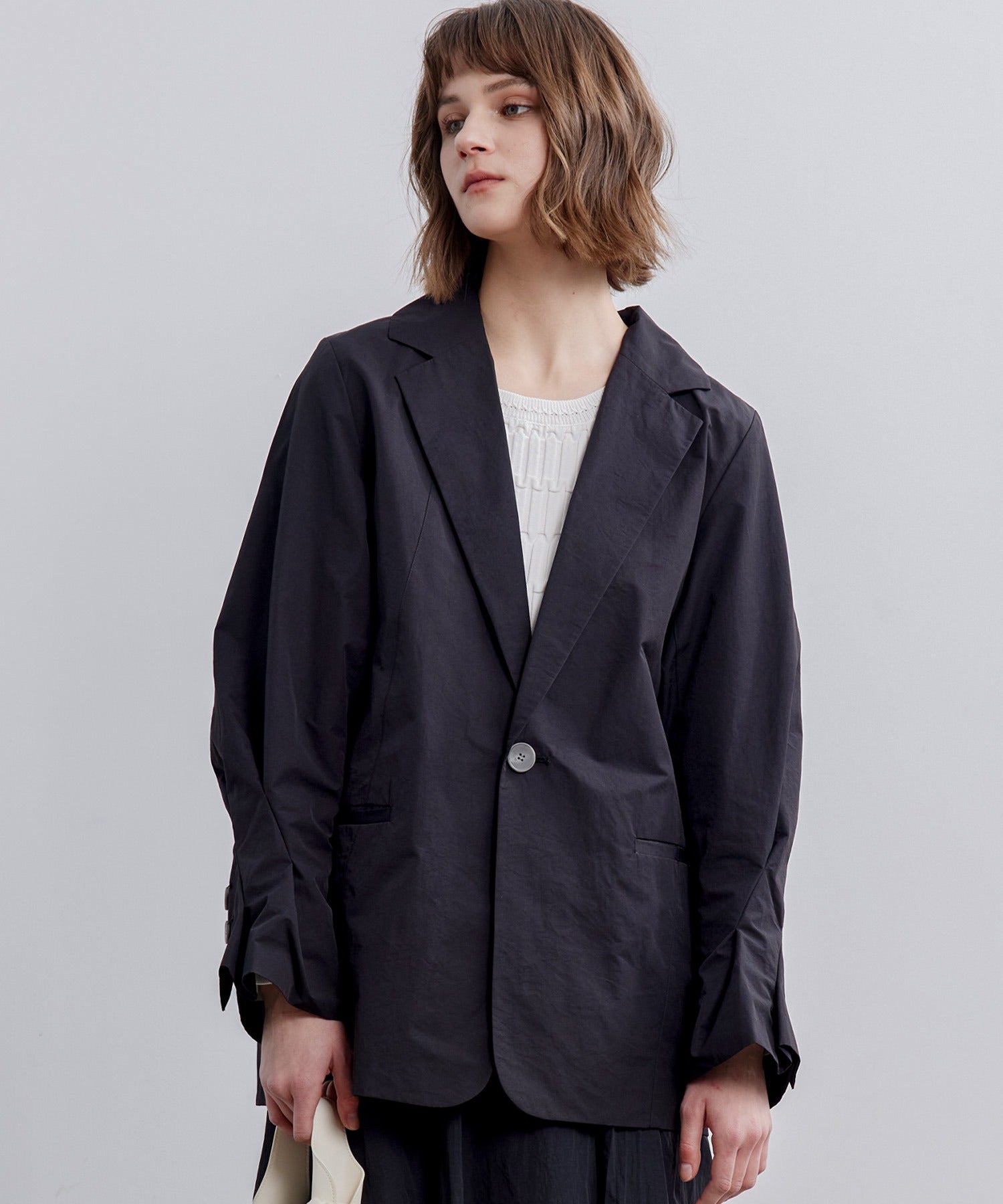 Sleeve-Tucked Single Jacket