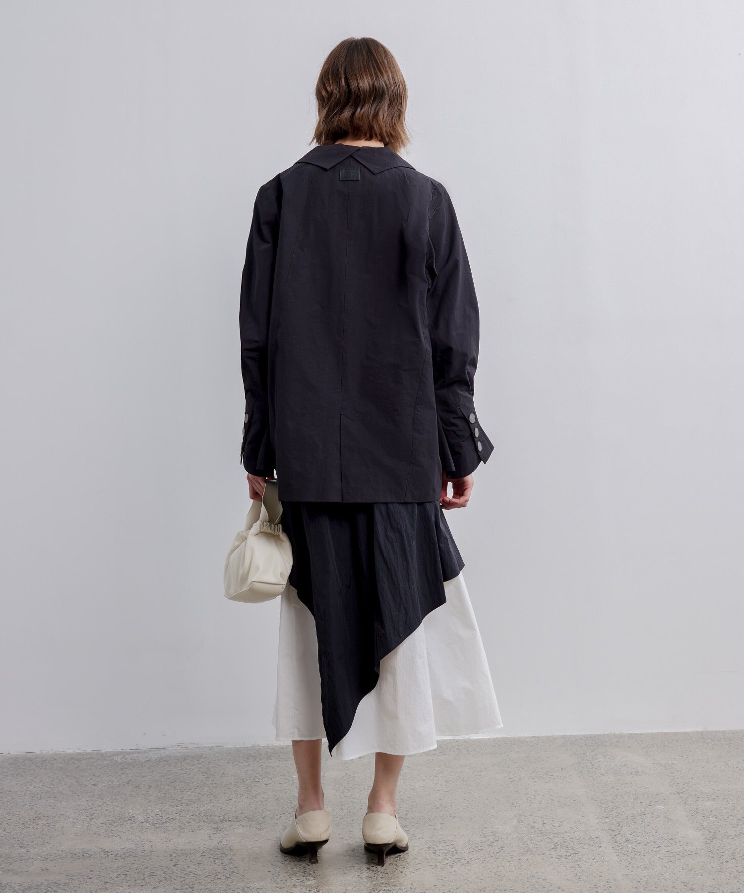 Sleeve-Tucked Single Jacket