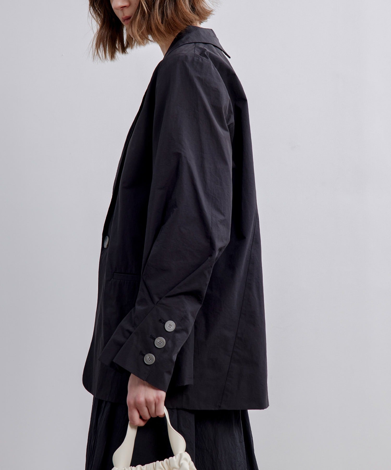 Sleeve-Tucked Single Jacket