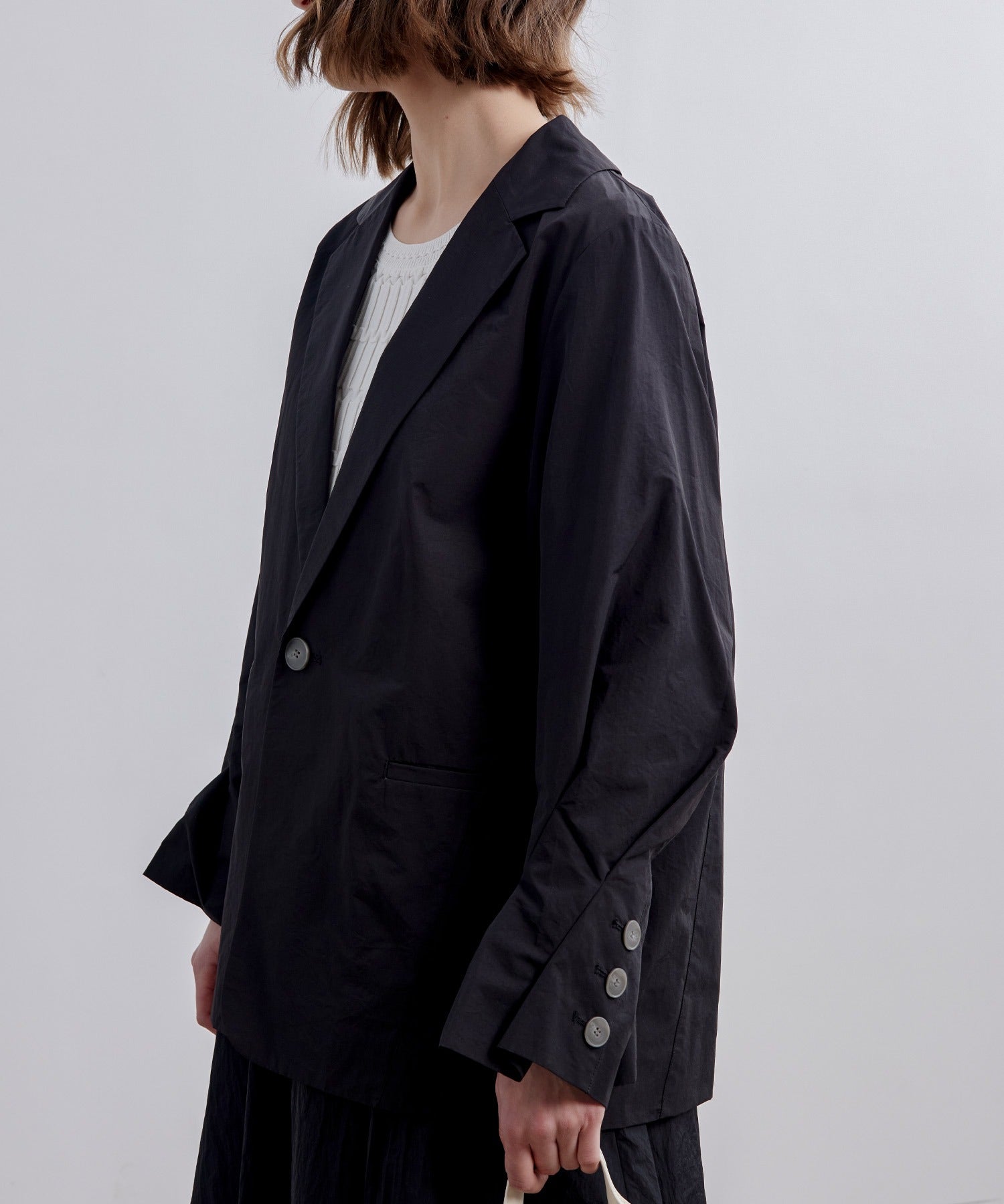 Sleeve-Tucked Single Jacket
