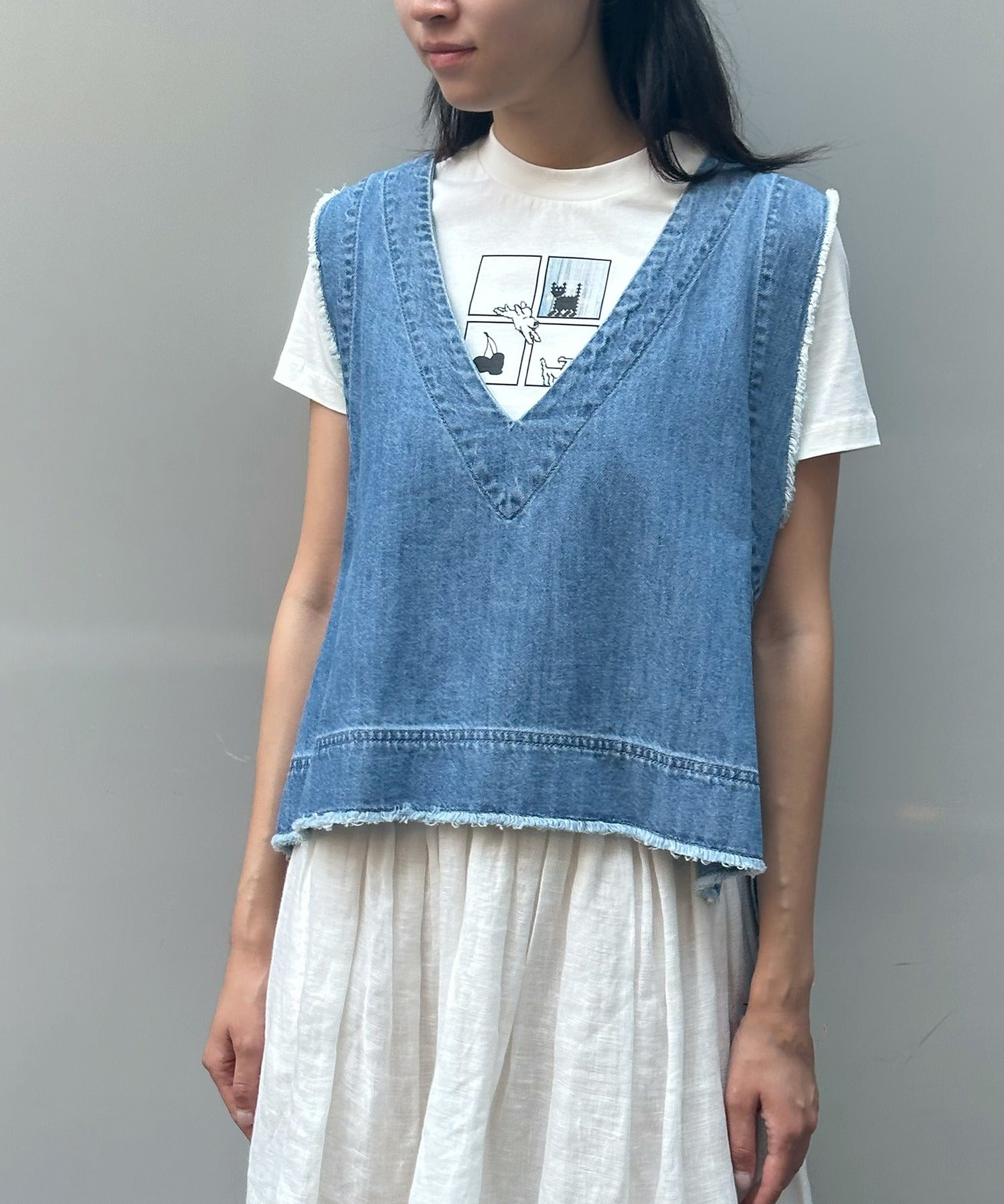 Cut-Off Fringe Nuance Denim Vest